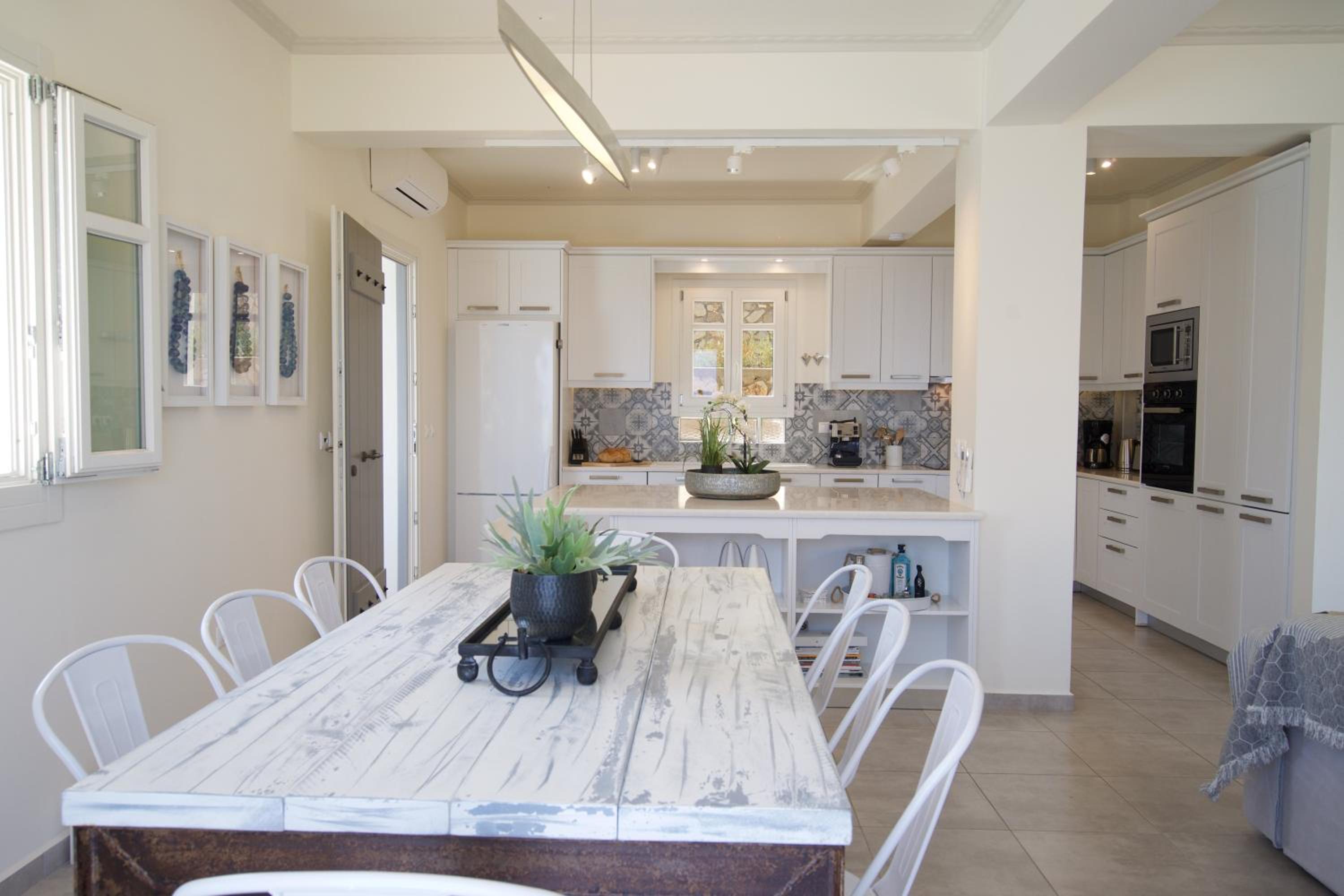 Villa photo 3