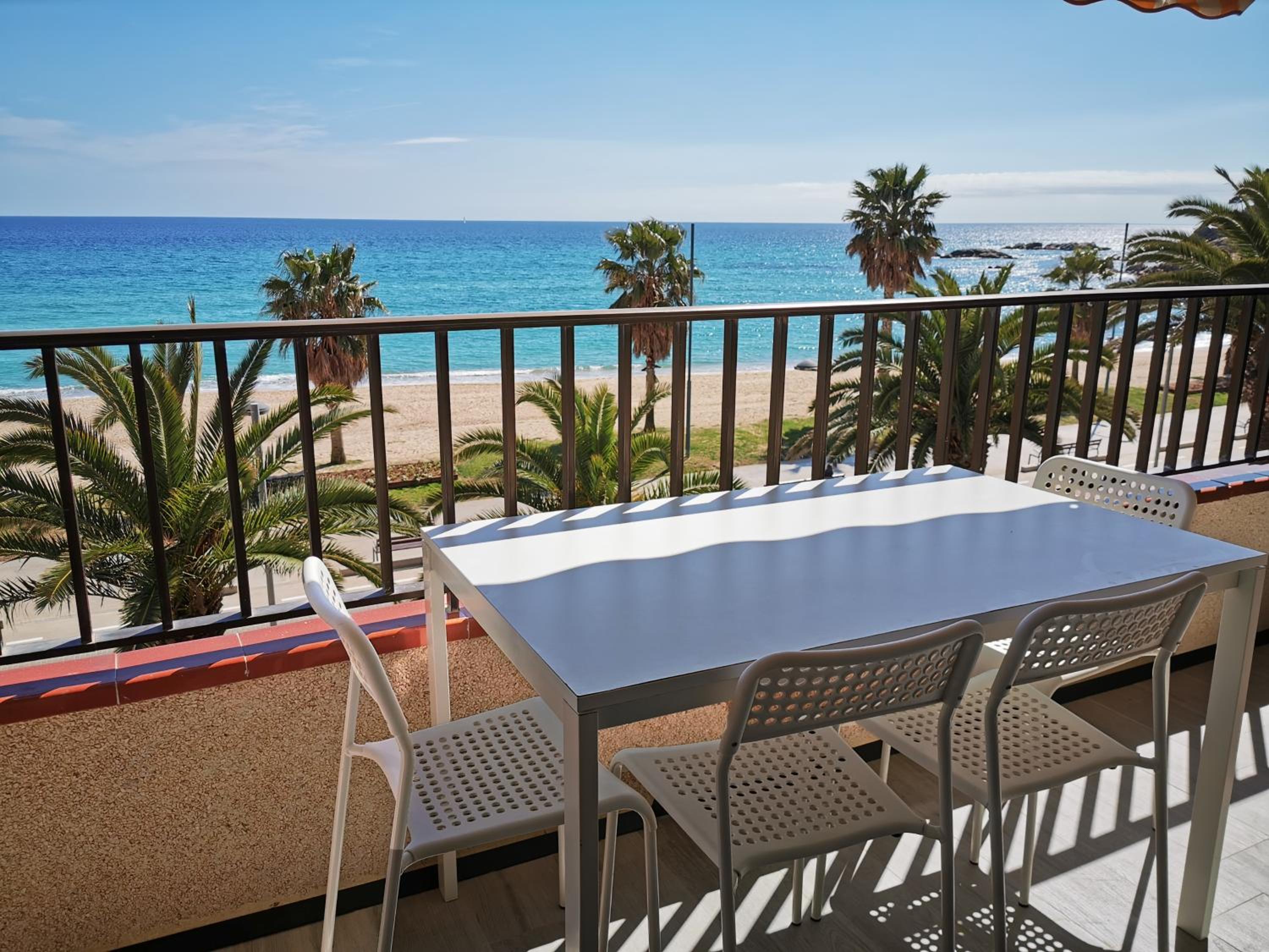 Modern Apartment with Sea View photo 3