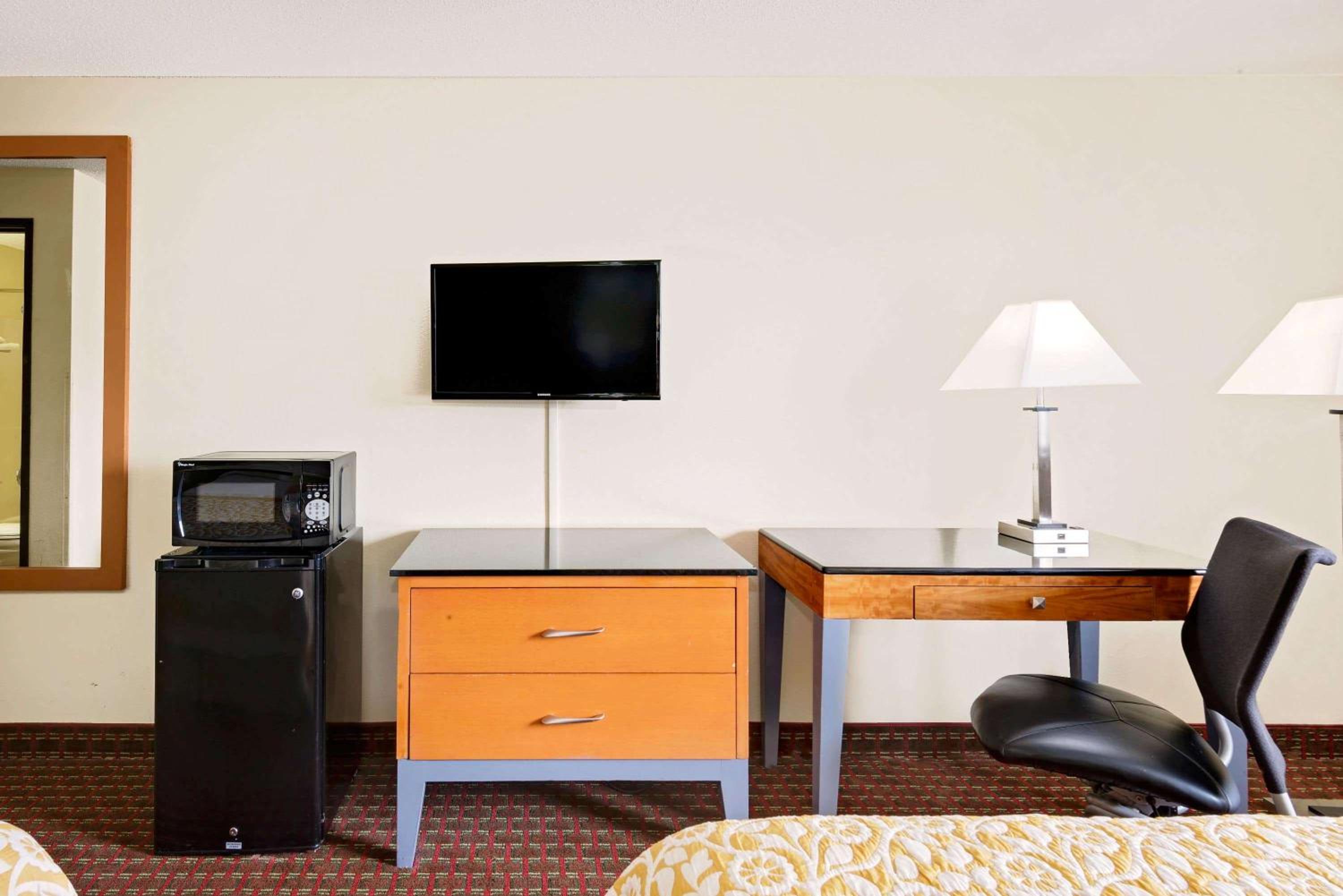 King Room - Mobility Access/Non-Smoking - Photo 3