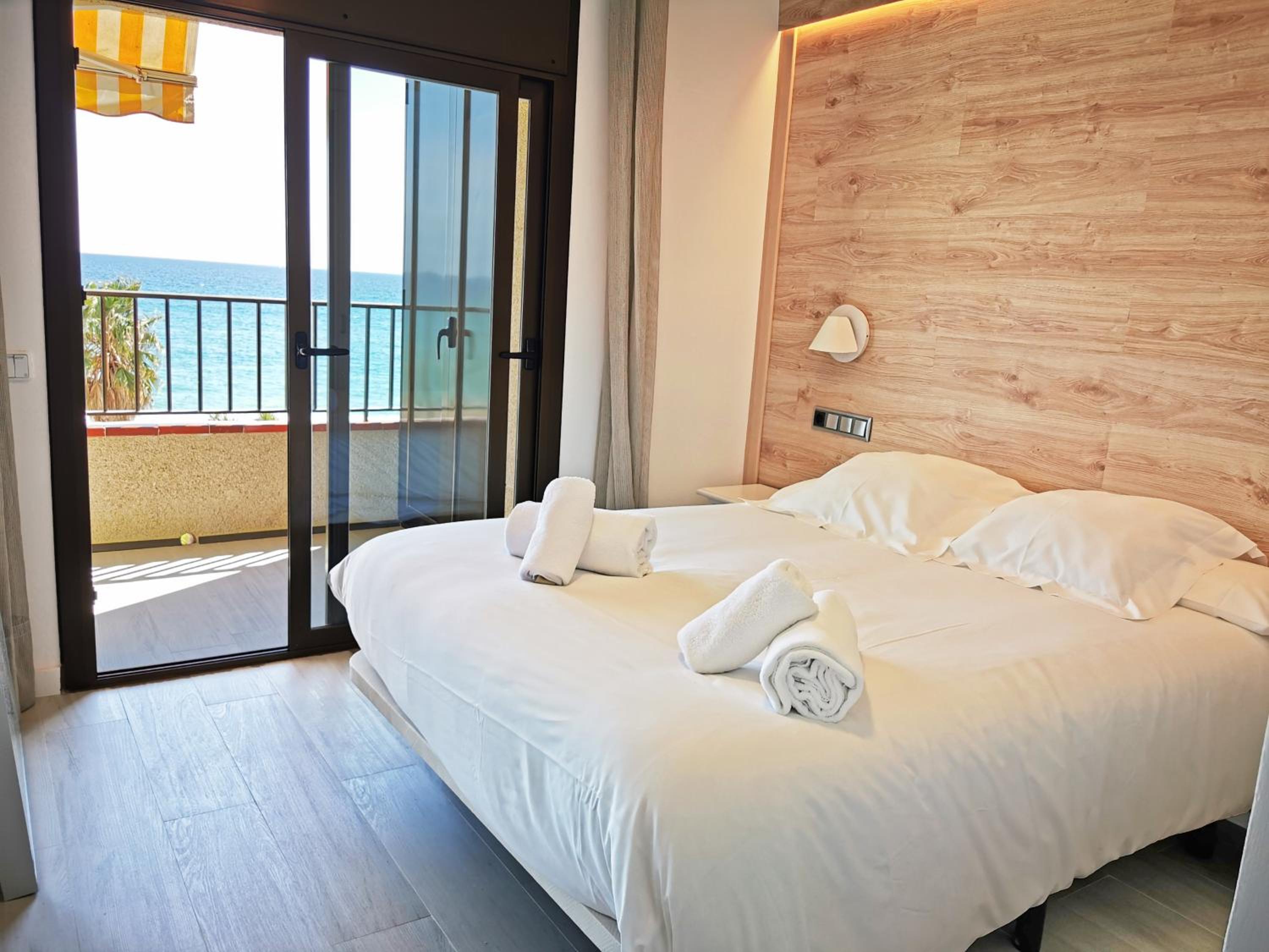 Modern Apartment with Sea View photo 2