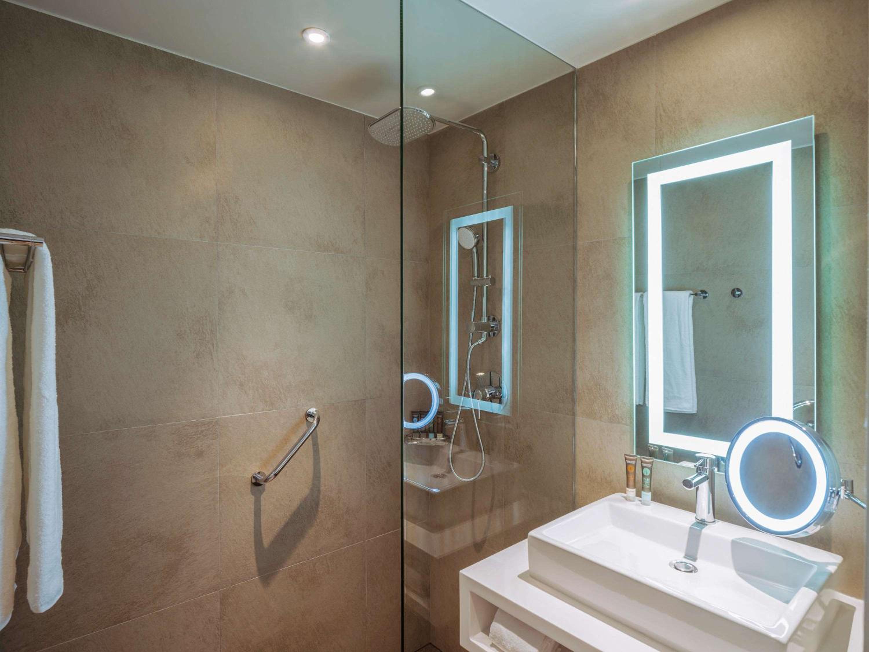 Superior Double Room with Two Double Beds - Photo 3