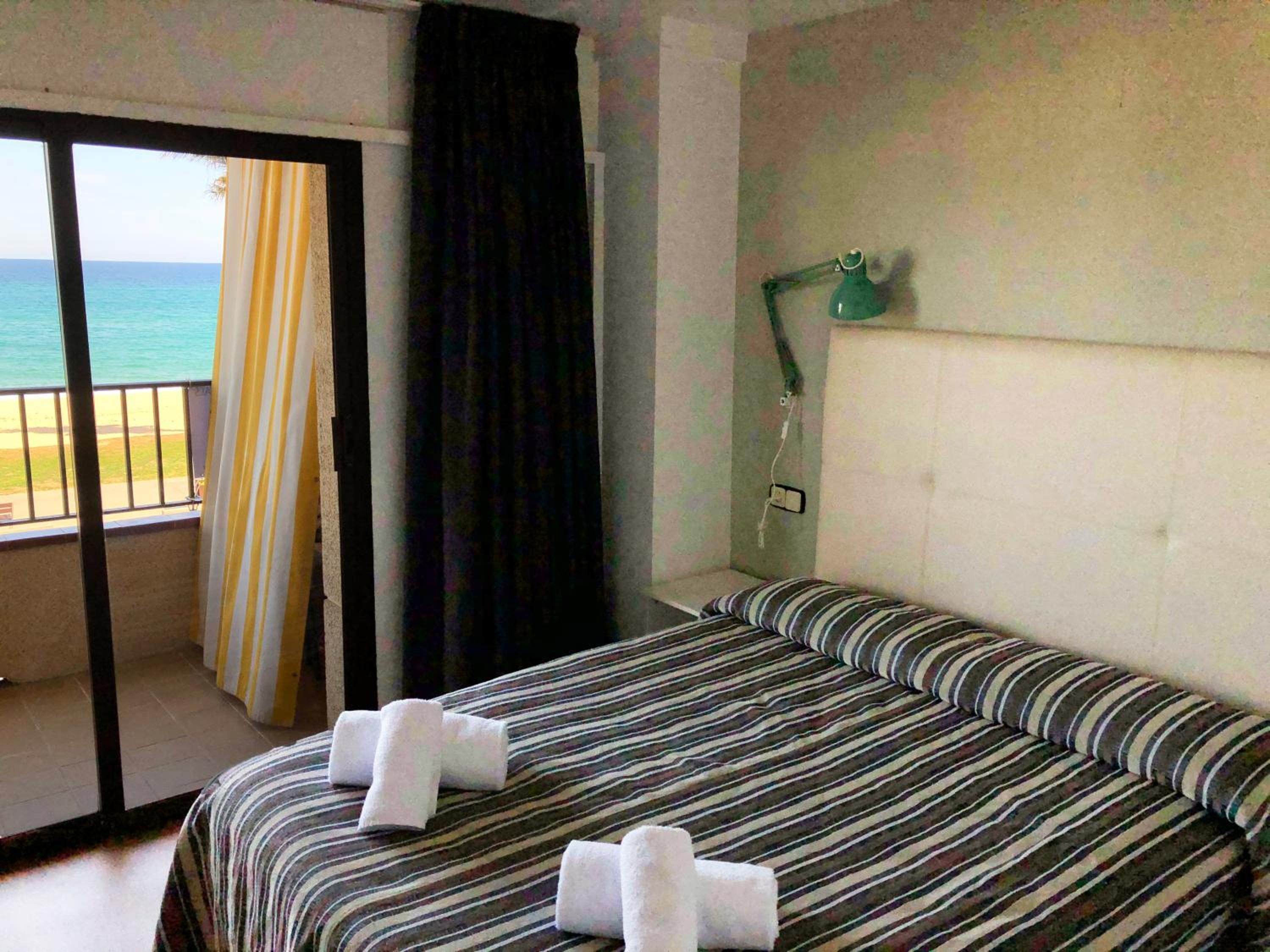 Apartamento moderno con vista al mar