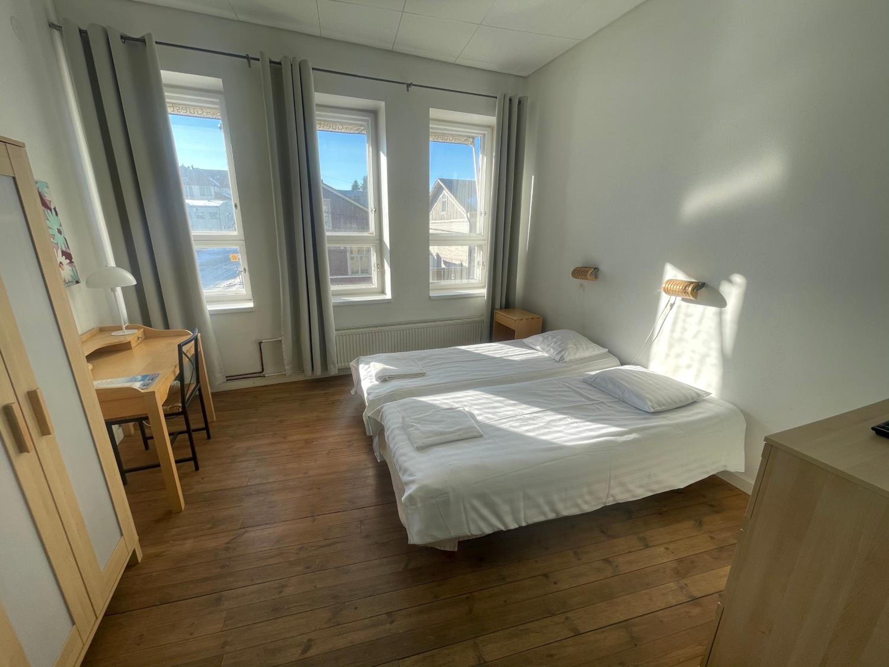 Double or Twin Room with Shared Bathroom photo 1