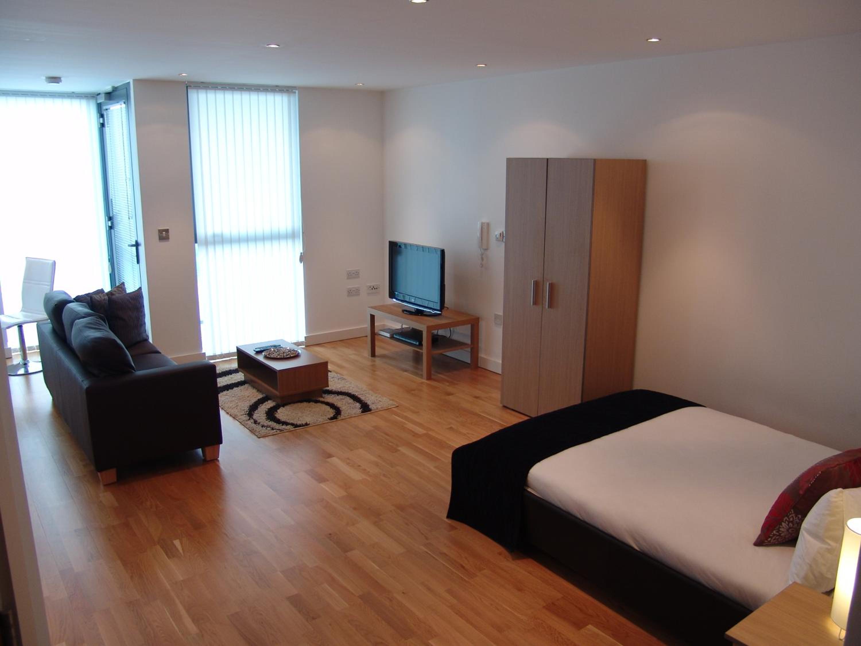 Studio Apartment photo 3
