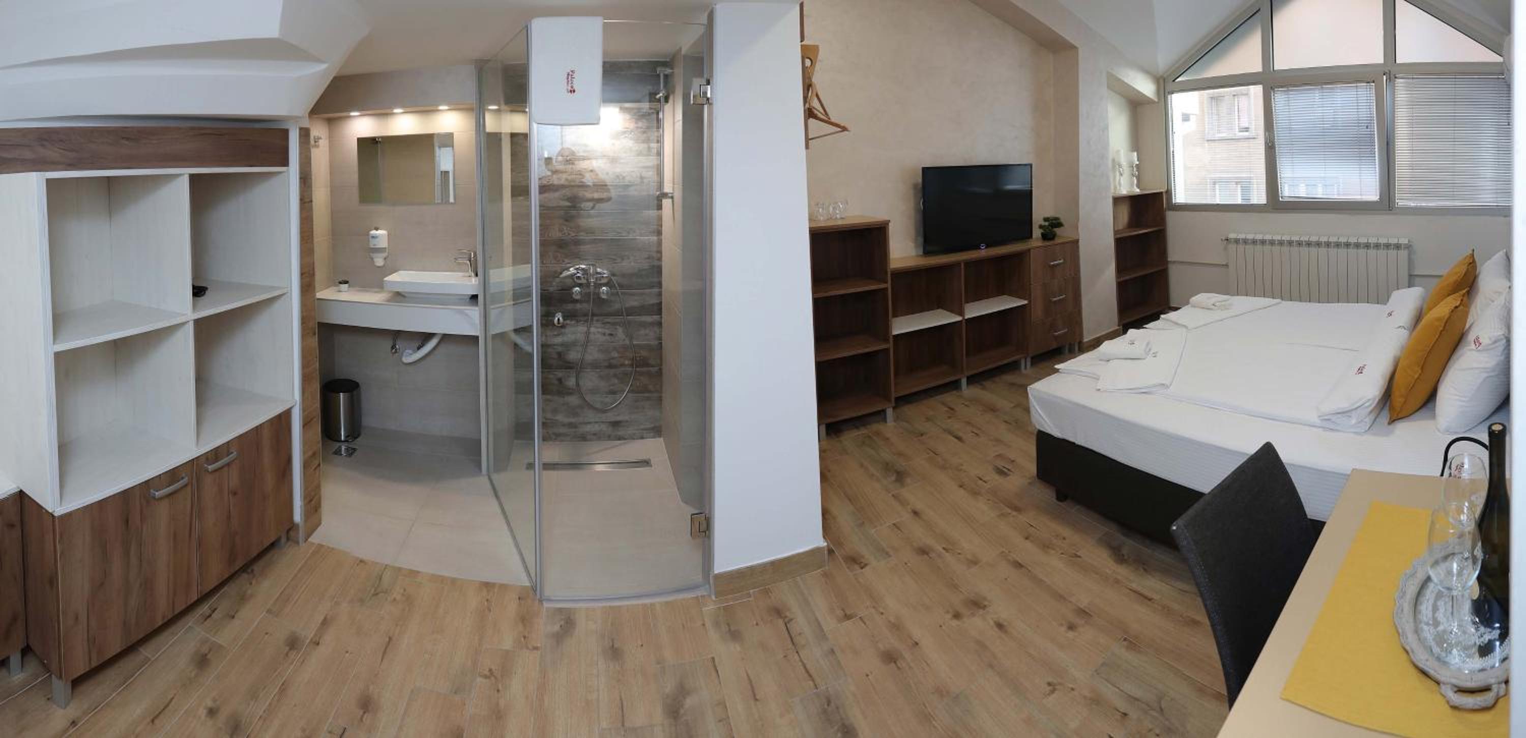 Double Room with Private Bathroom photo 1