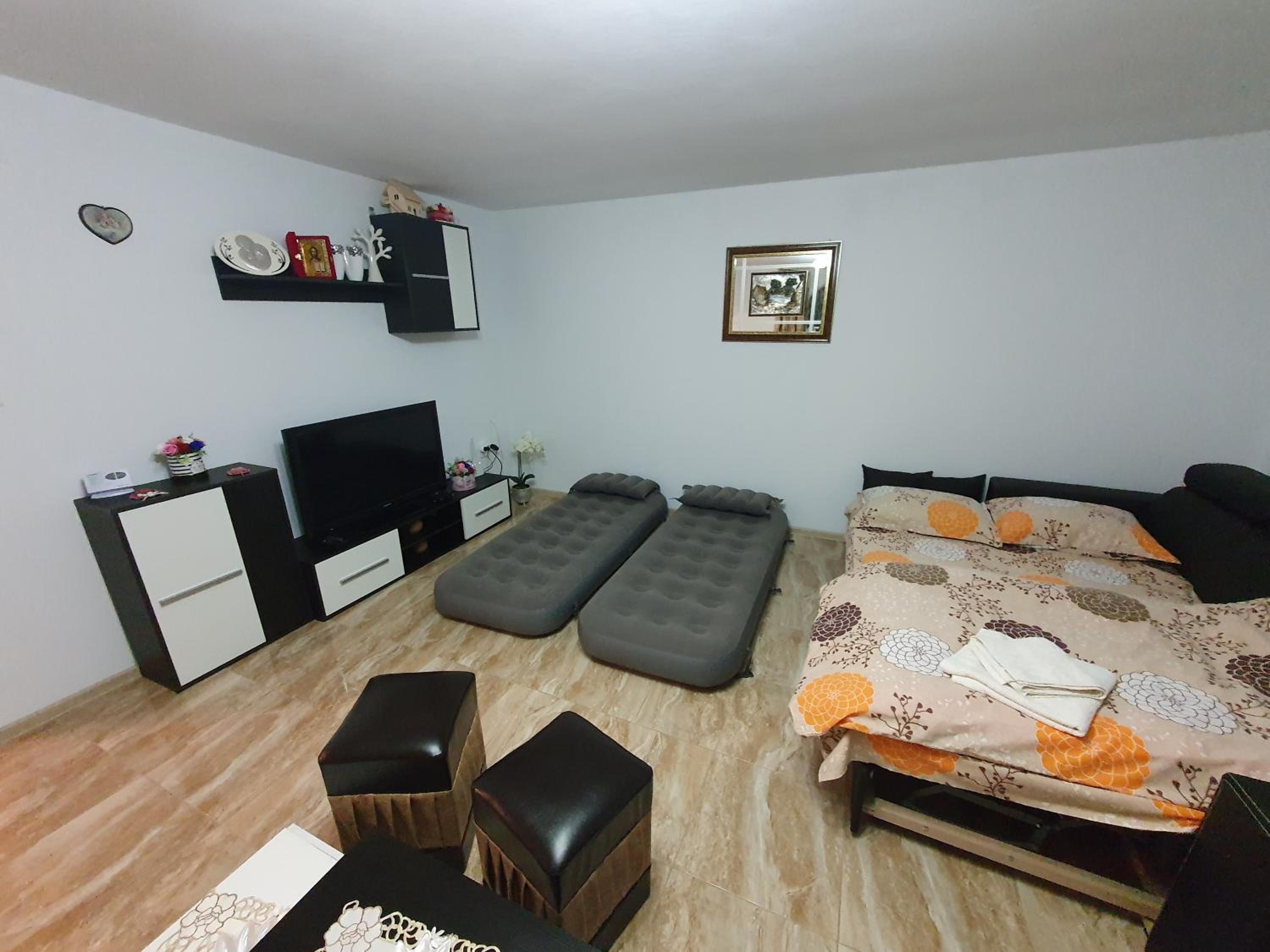Three-Bedroom House - Photo 14
