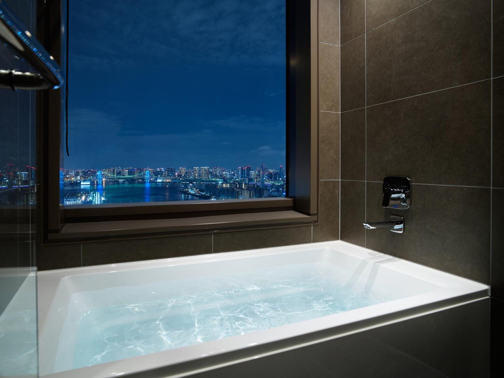 Superior Twin Room with View Bath - Non-Smoking - Photo 2