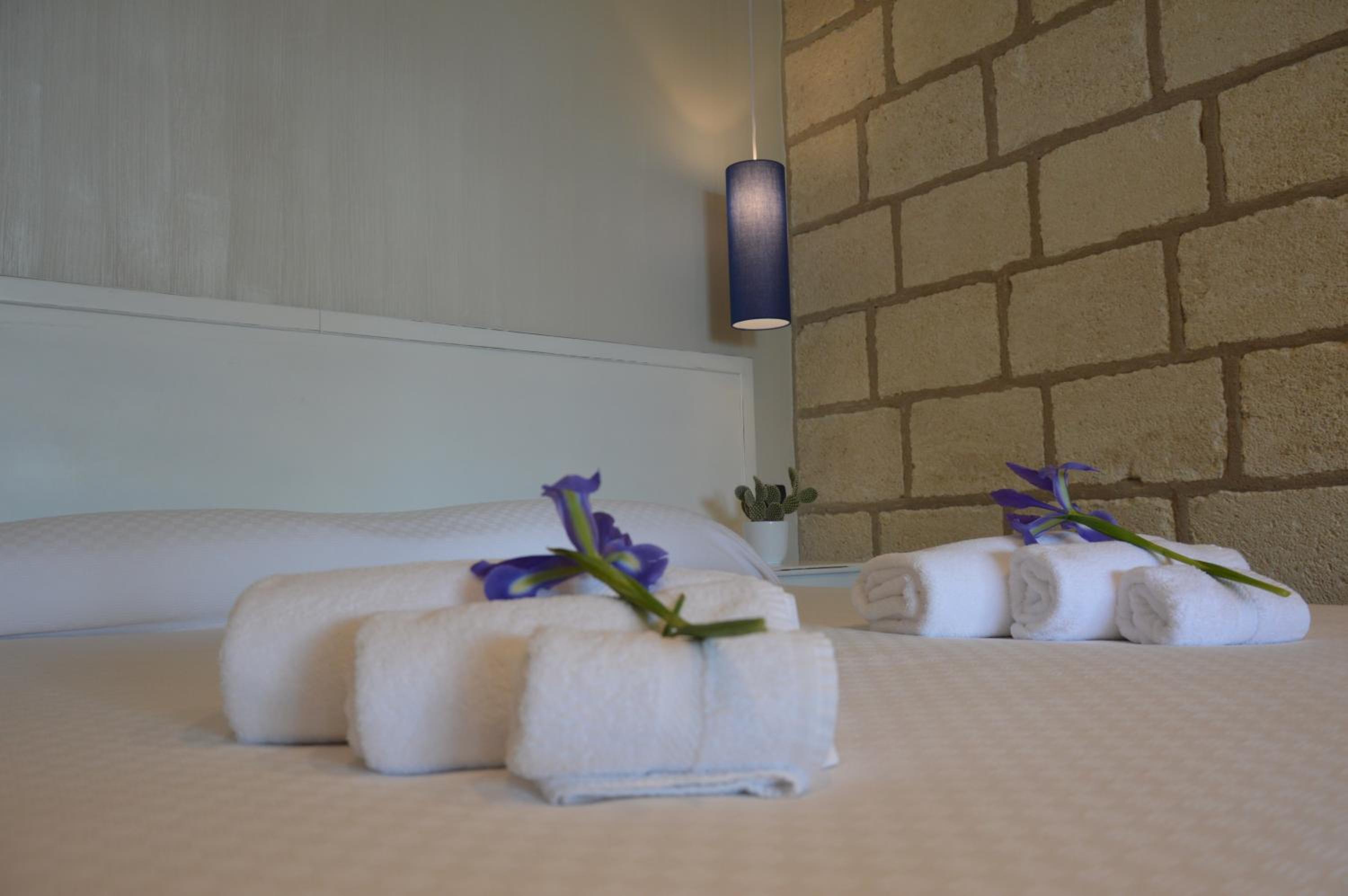 Standard Triple Room - Photo 6