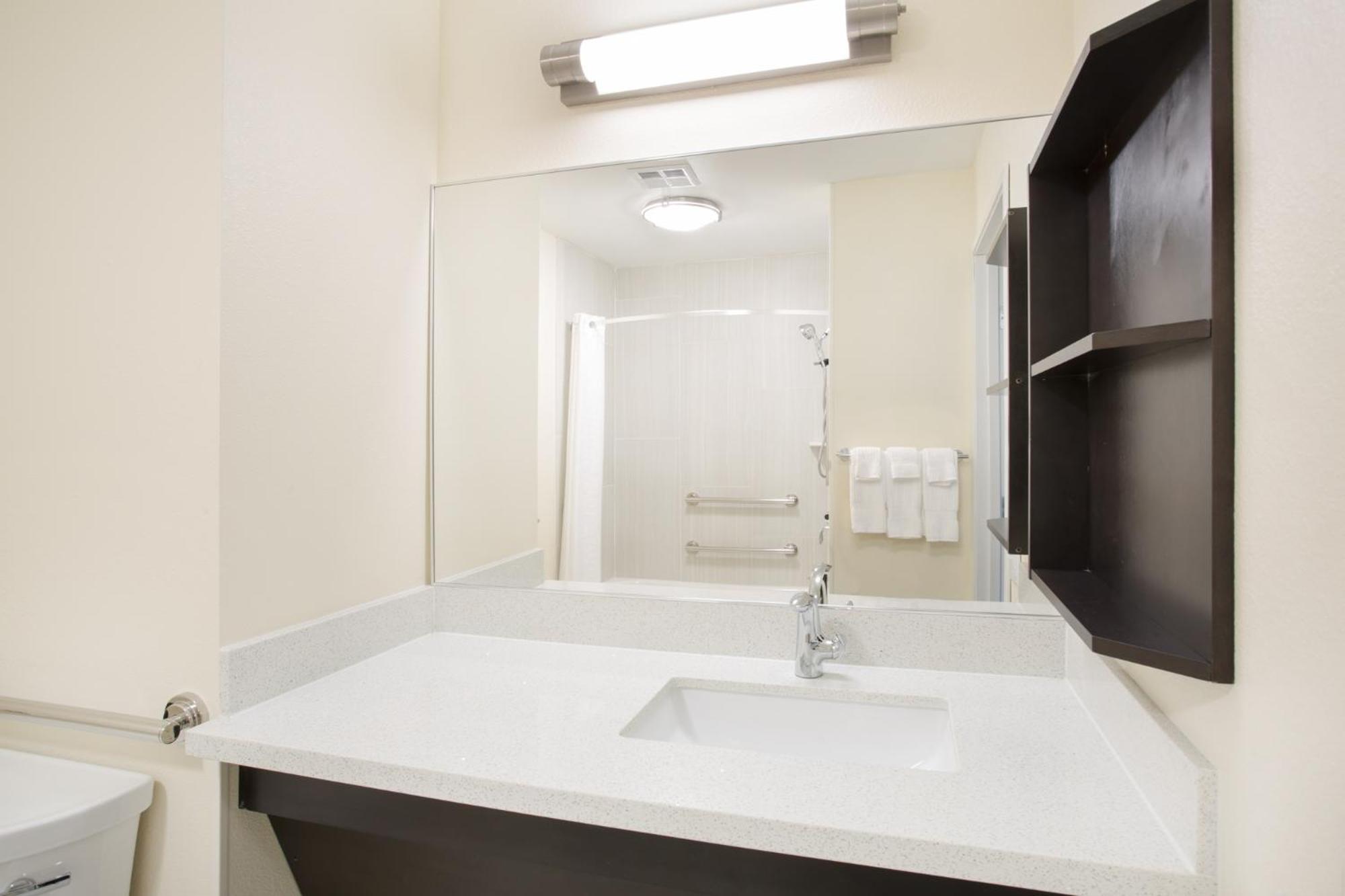 King Room - Disability Access photo 3