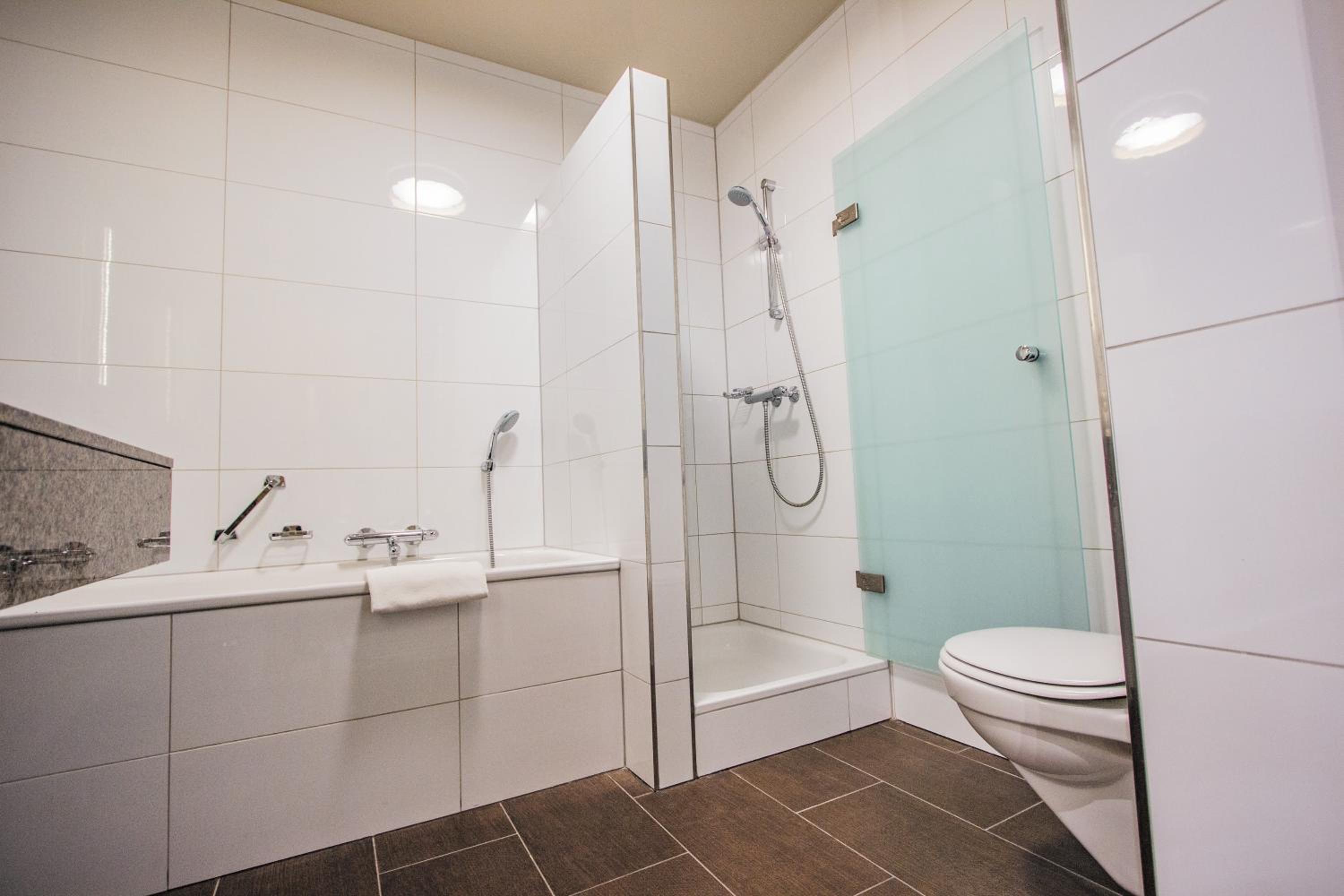 Triple Room with Three Single Beds - Non-Smoking - Photo 10