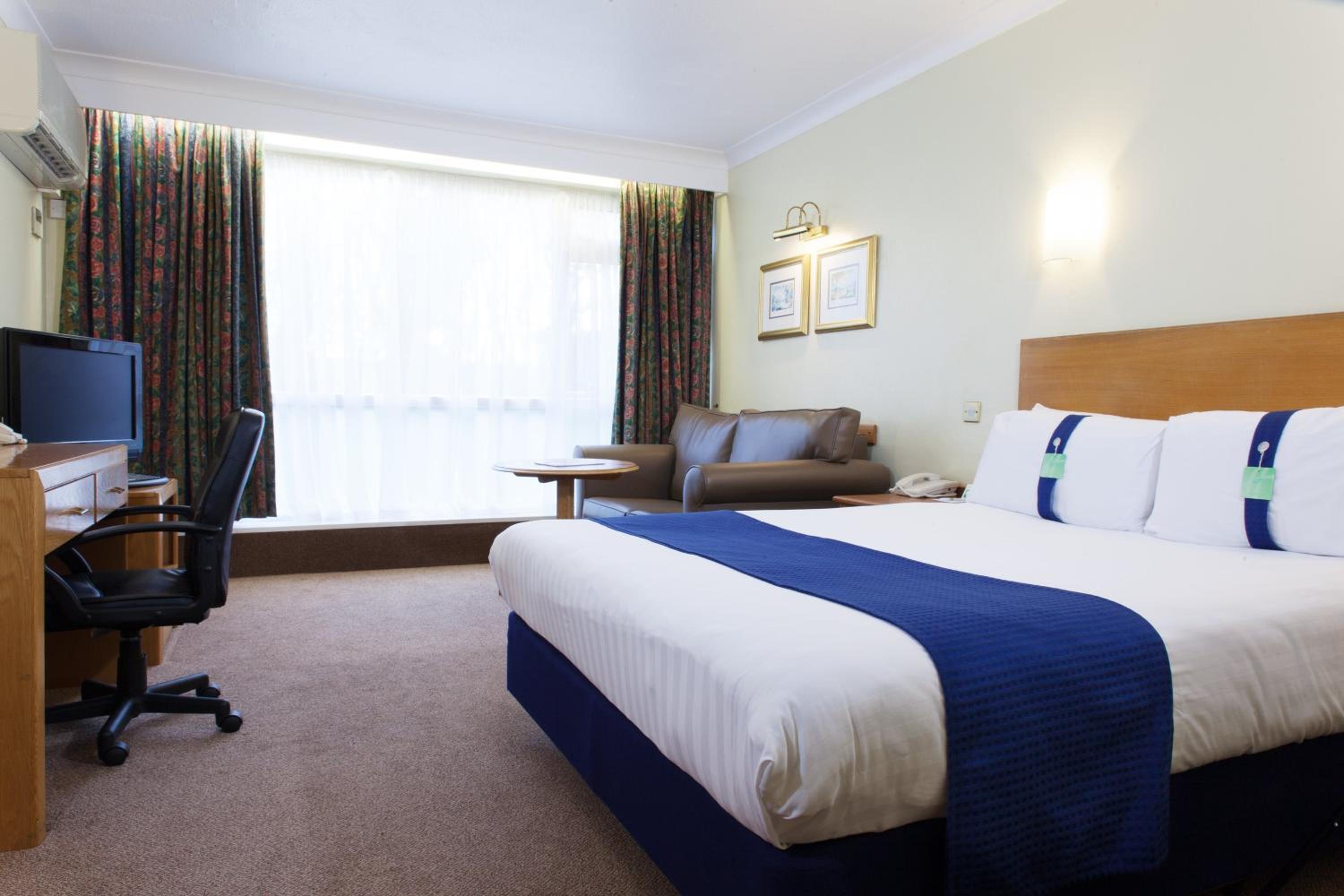 Standard Double Room with Sofa Bed - Photo 4