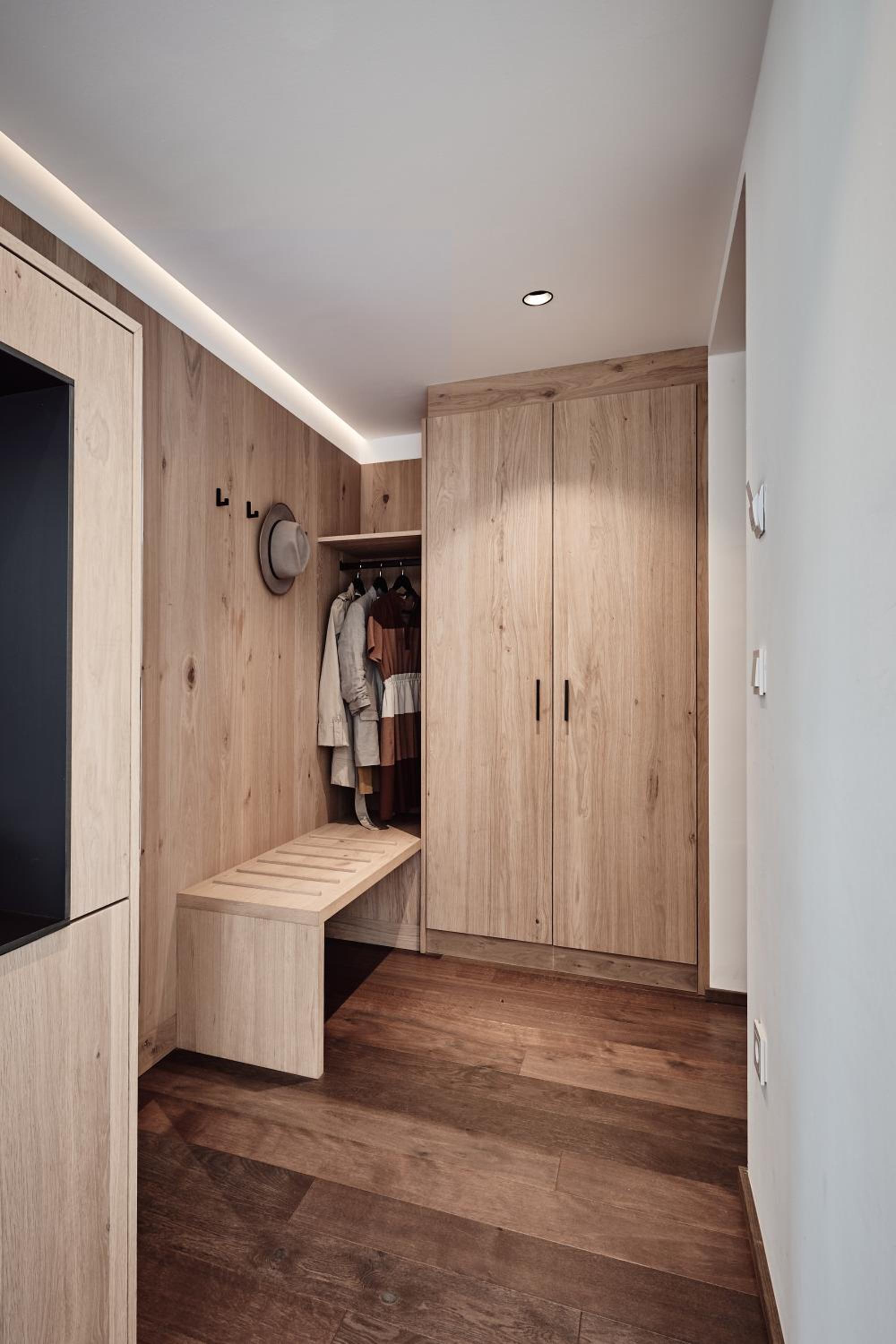Suite with Bathtub - Photo 5