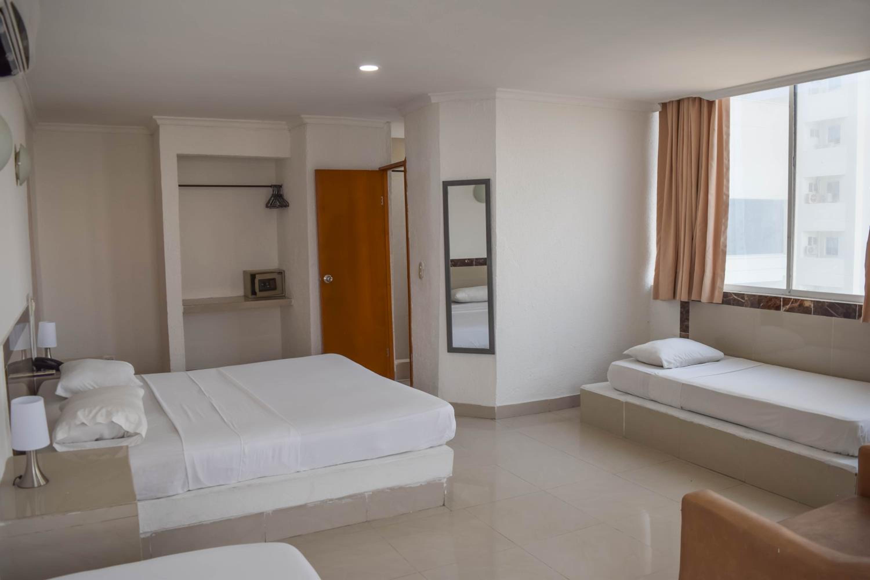 Quadruple Room - Photo 6