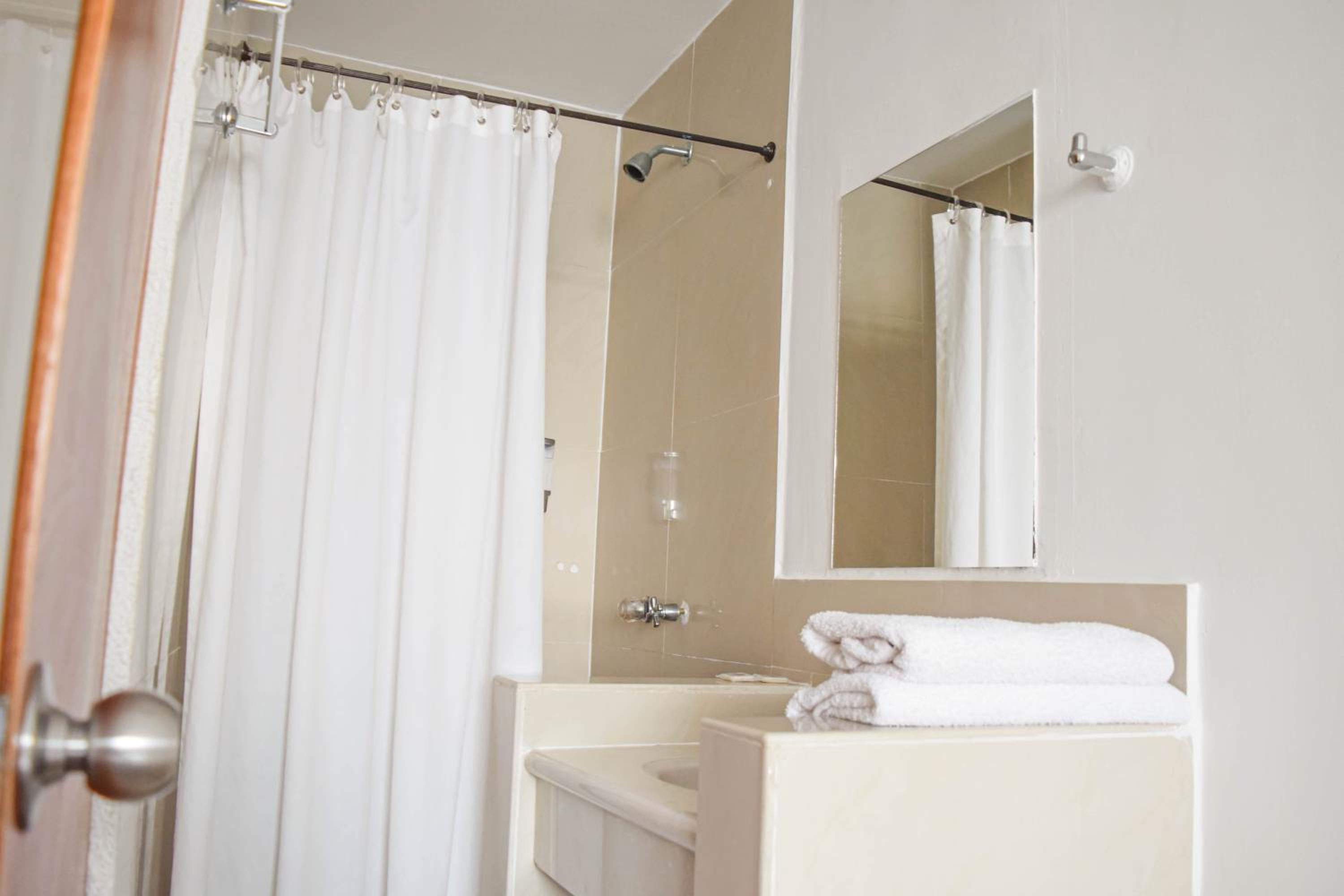 Double Room - Photo 8