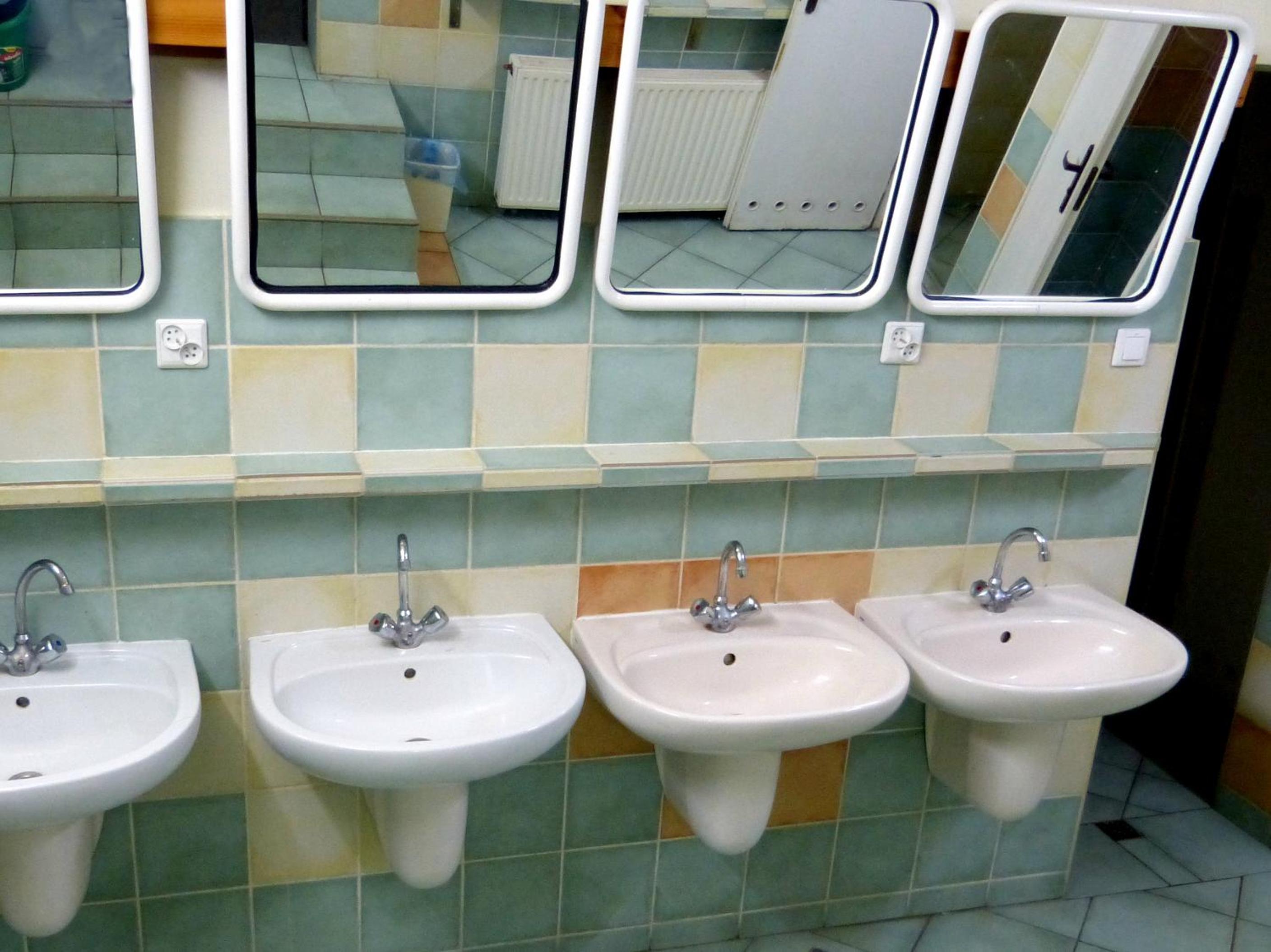 Quadruple Room with Shared Bathroom photo 2