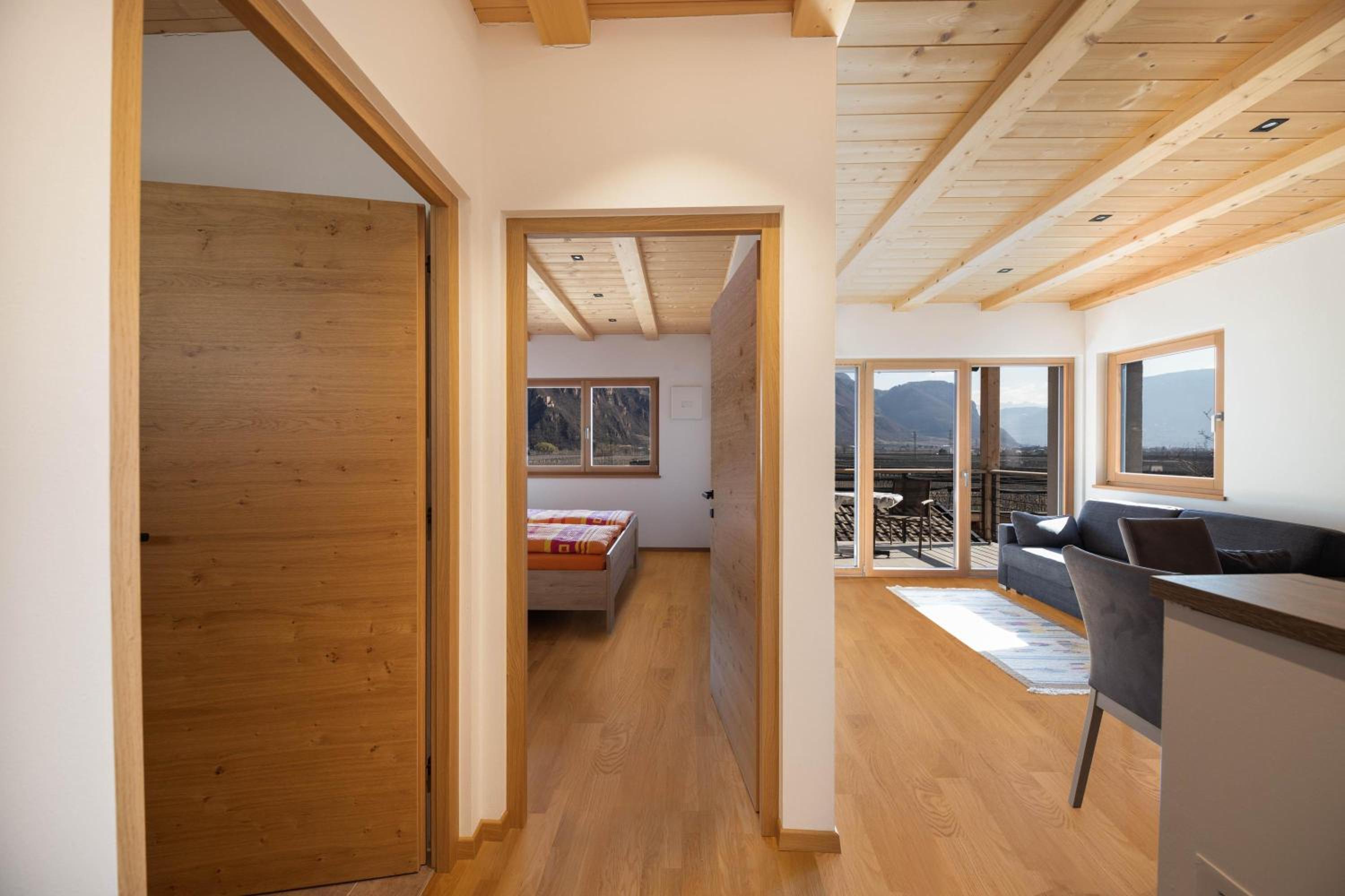 Superior One-Bedroom Apartment with Balcony - Photo 10