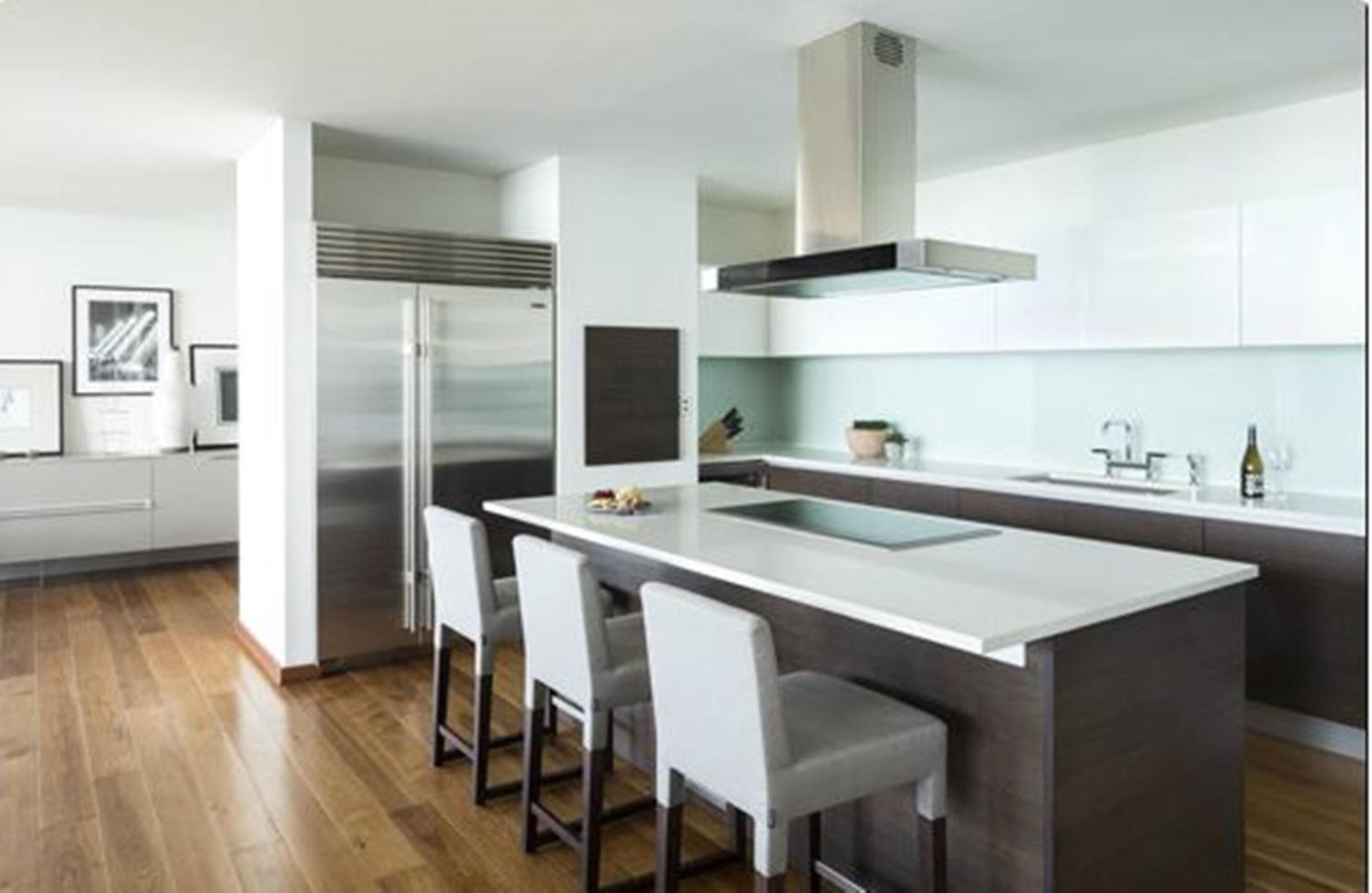 Three Bedroom Penthouse with Balcony (Non Smoking)