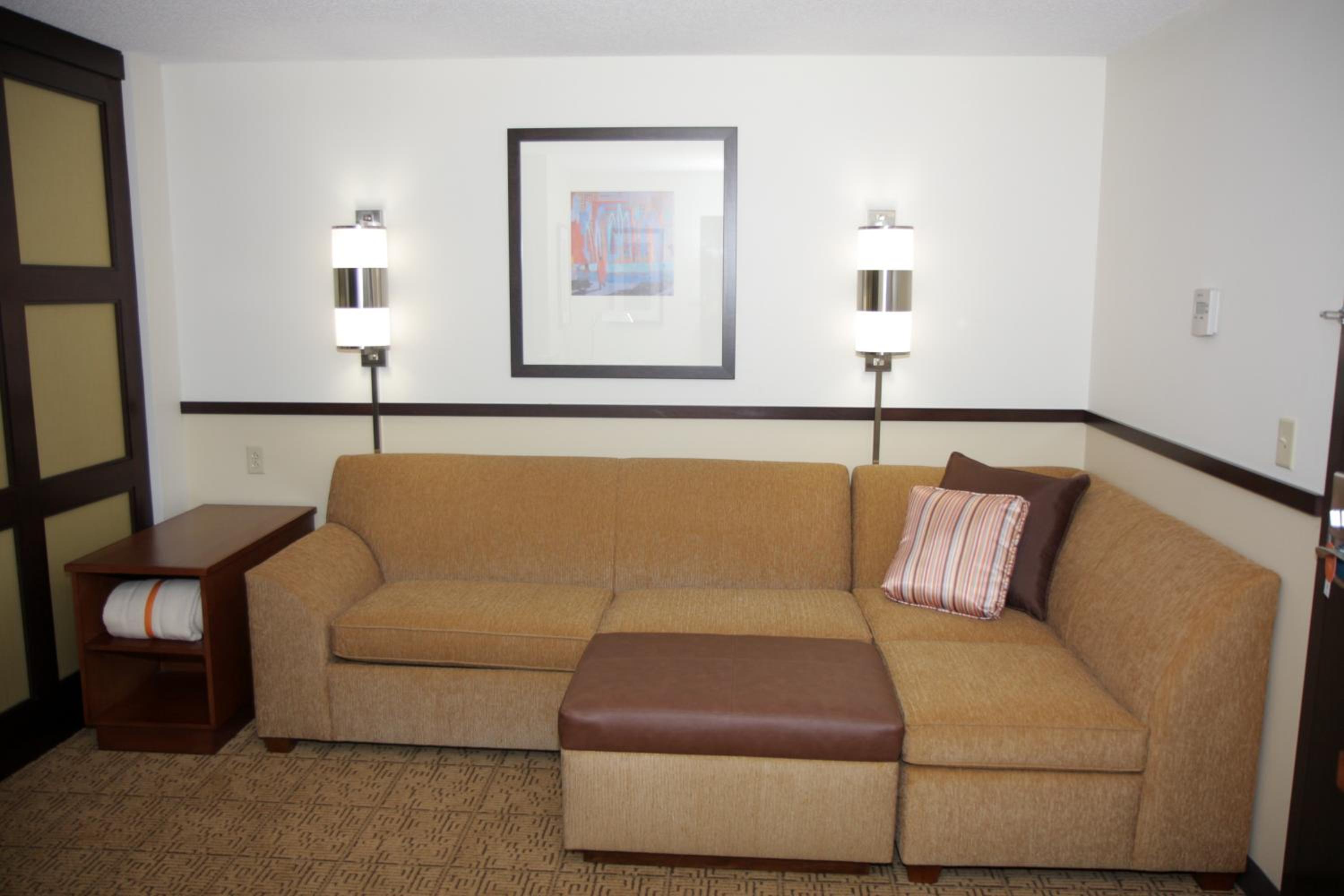 King Room with Sofa Bed - High Floor - Photo 3