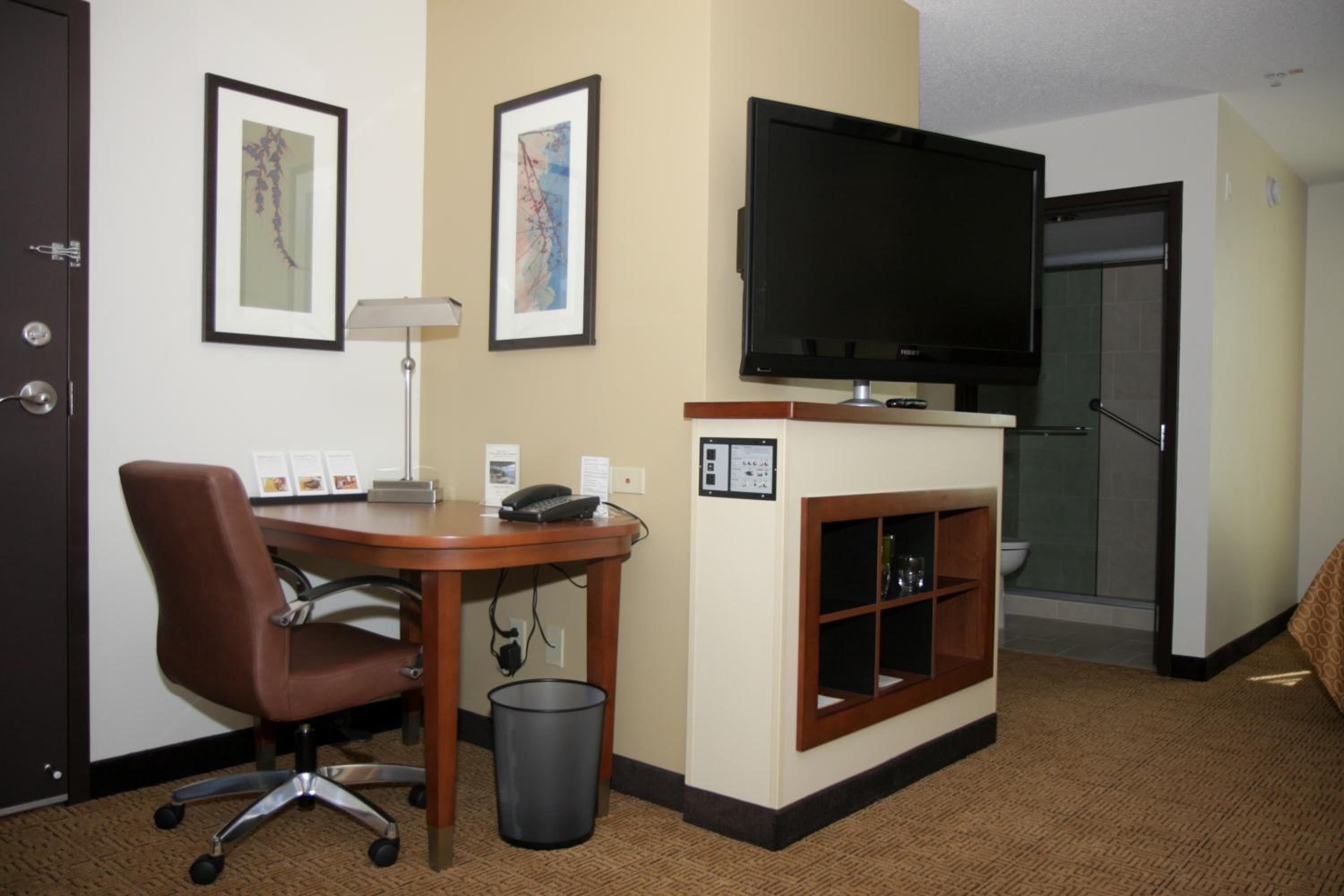 King Room with Sofa Bed - High Floor - Photo 4