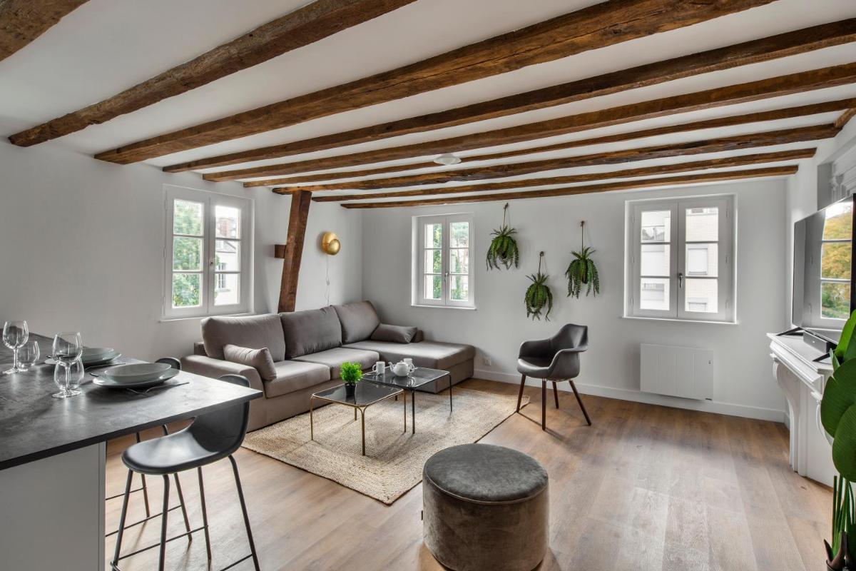 Two-Bedroom Apartment (No Parking)