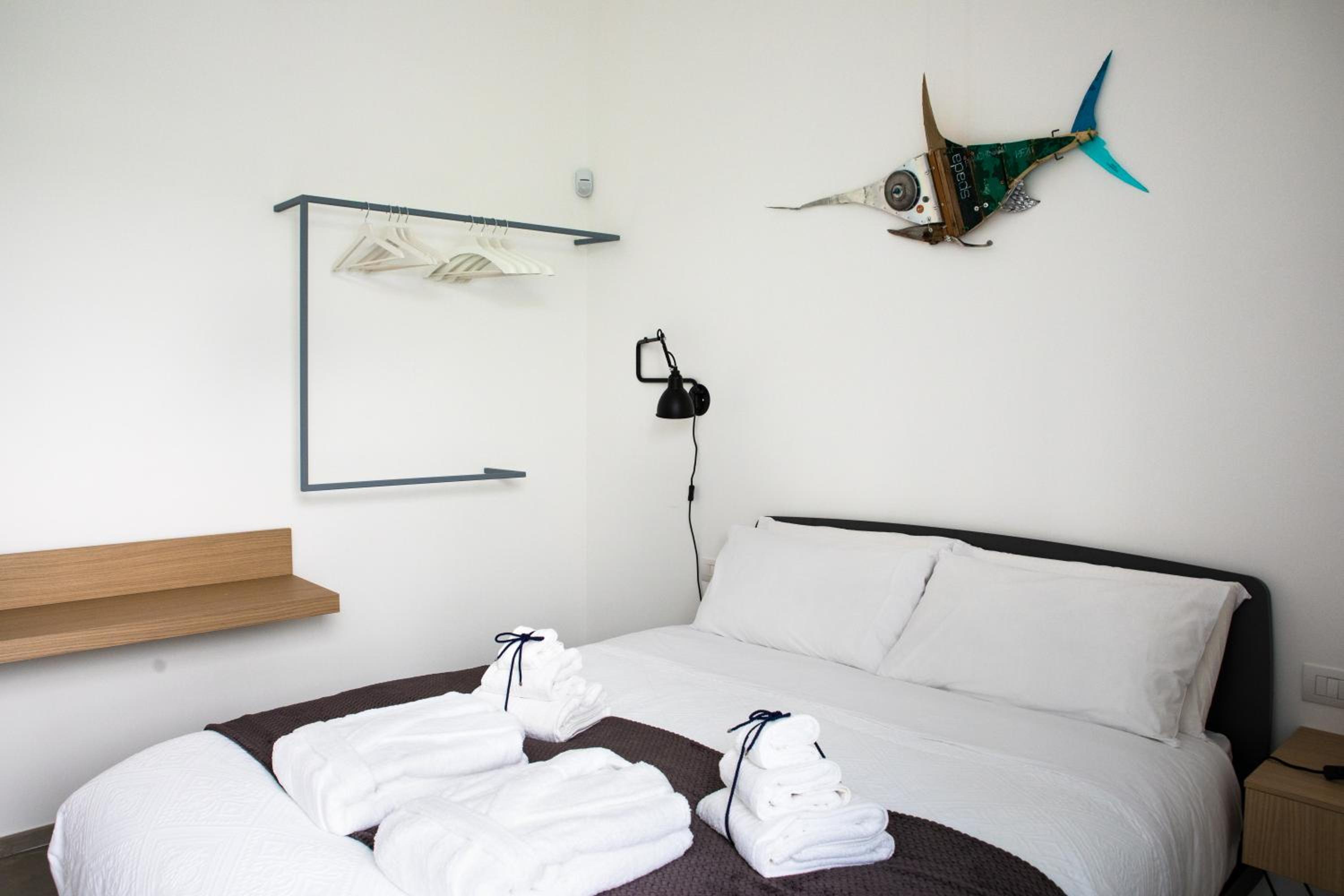 King Room with Balcony - Photo 24