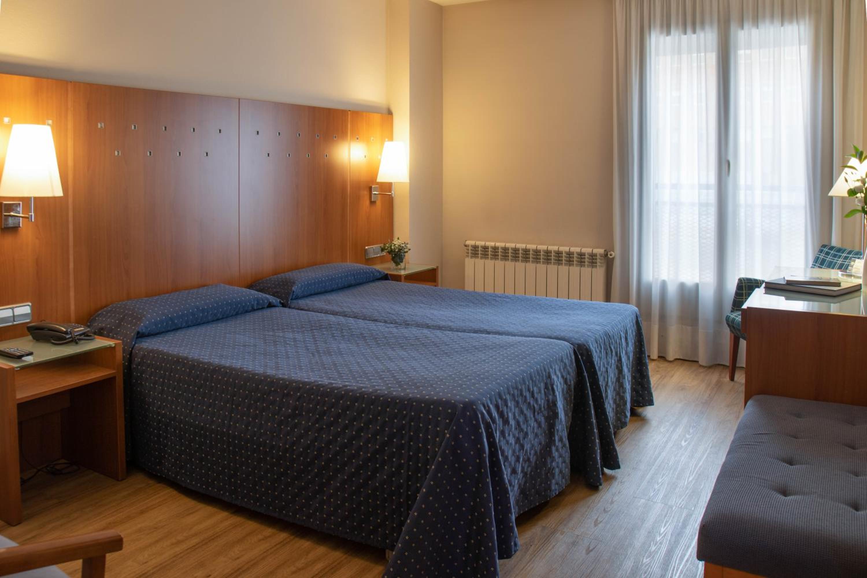 Double or Twin Room - Photo 10