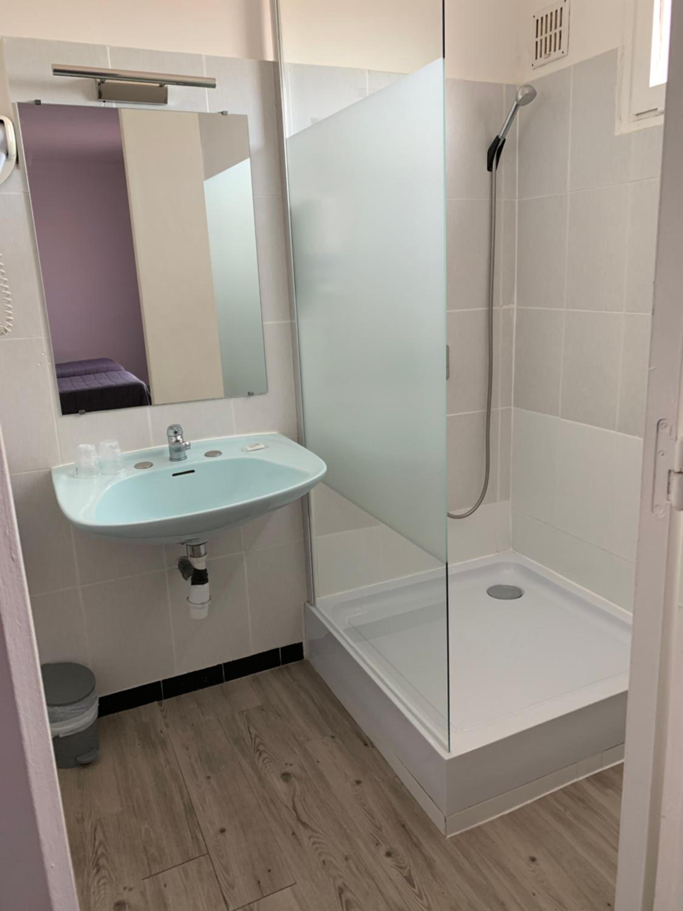 Twin Room with Air Conditioning photo 2