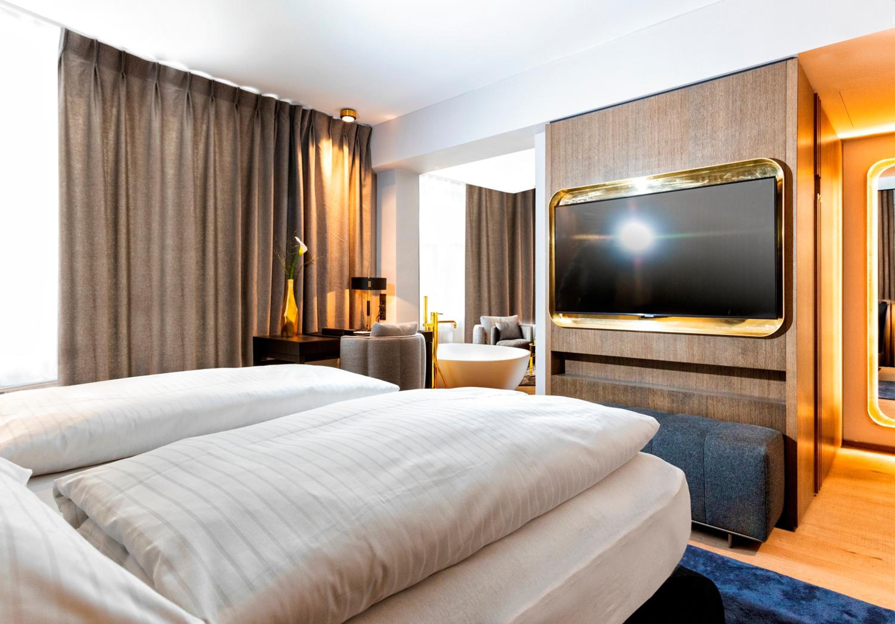 Junior Suite inspired by Golden Roof photo 3