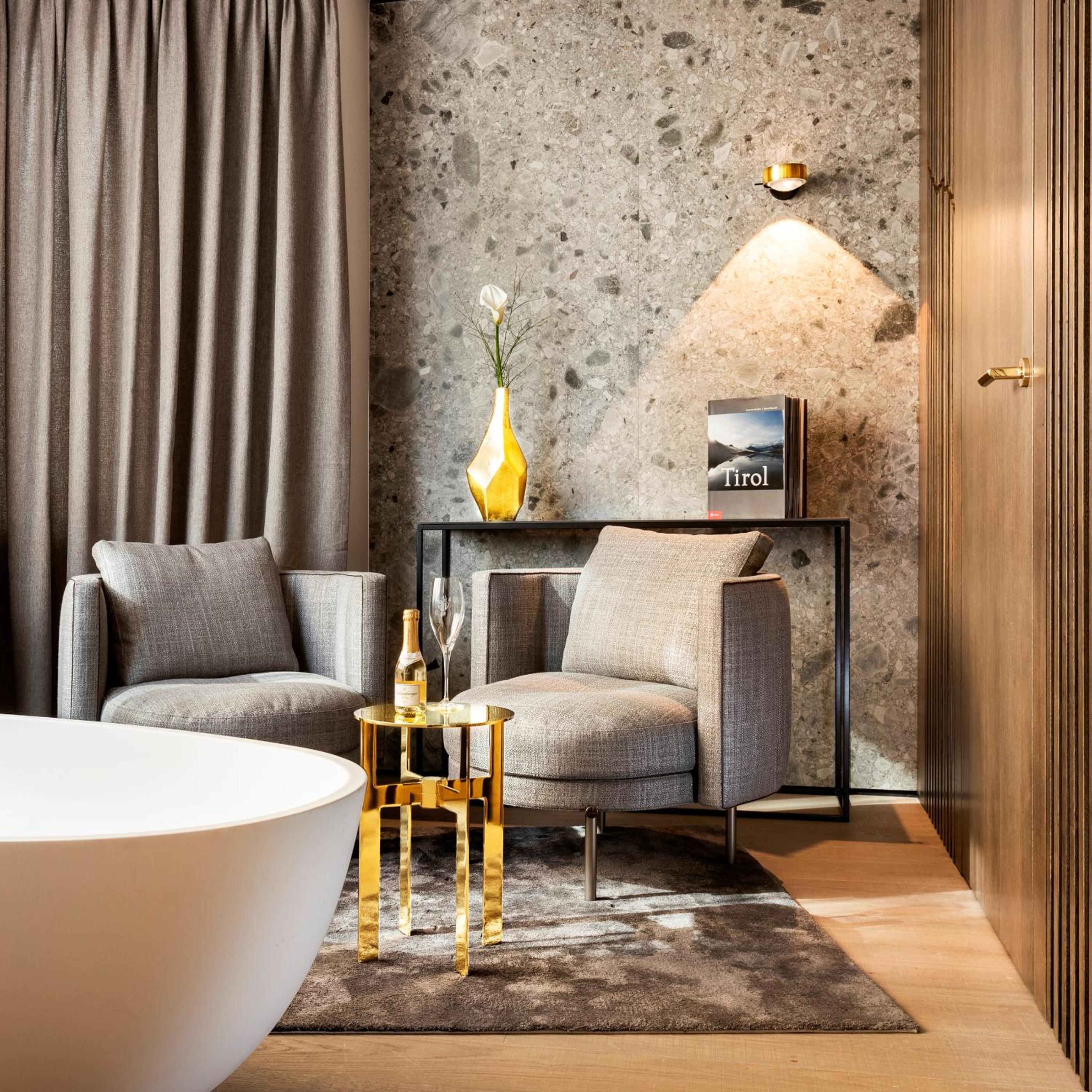 Junior Suite inspired by Golden Roof photo 2