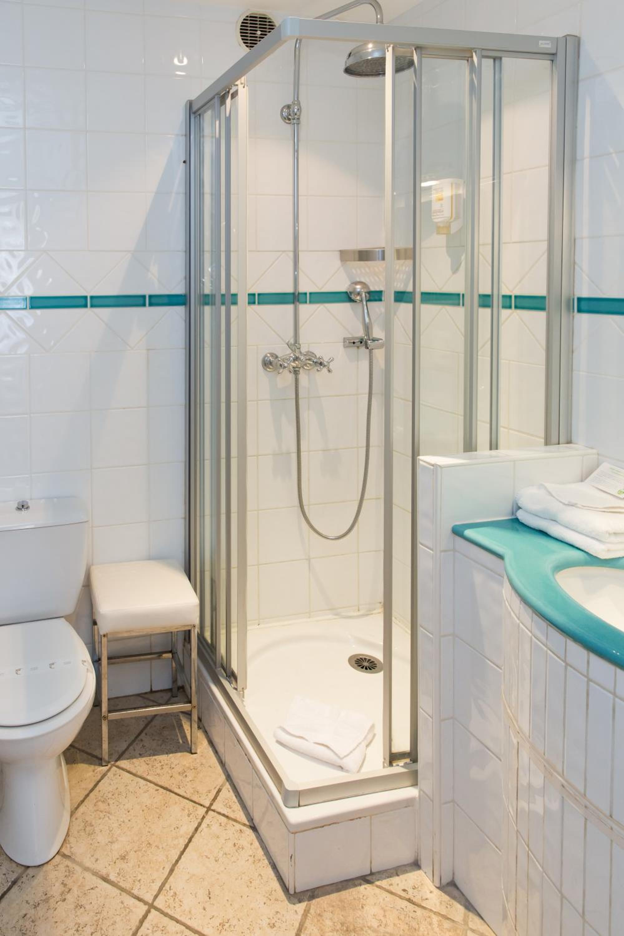 Classic Double Room - Photo 15