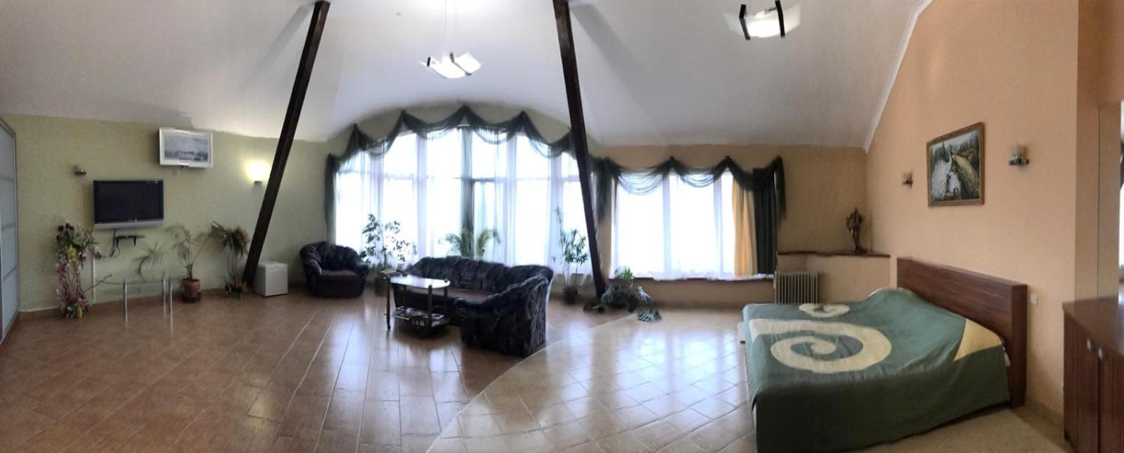 Queen Suite photo 1