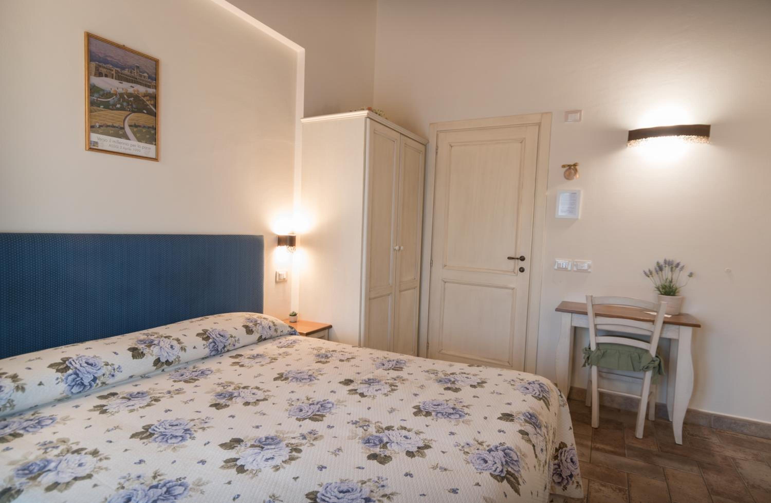 Triple Room - Photo 8