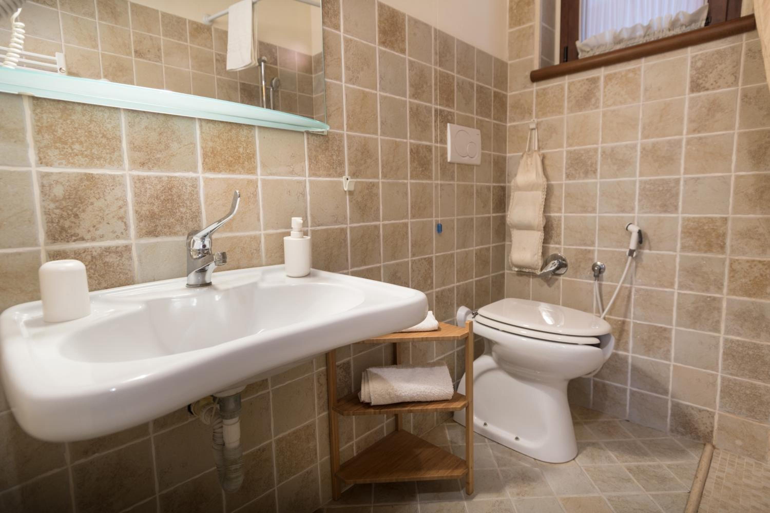 Triple Room - Photo 5