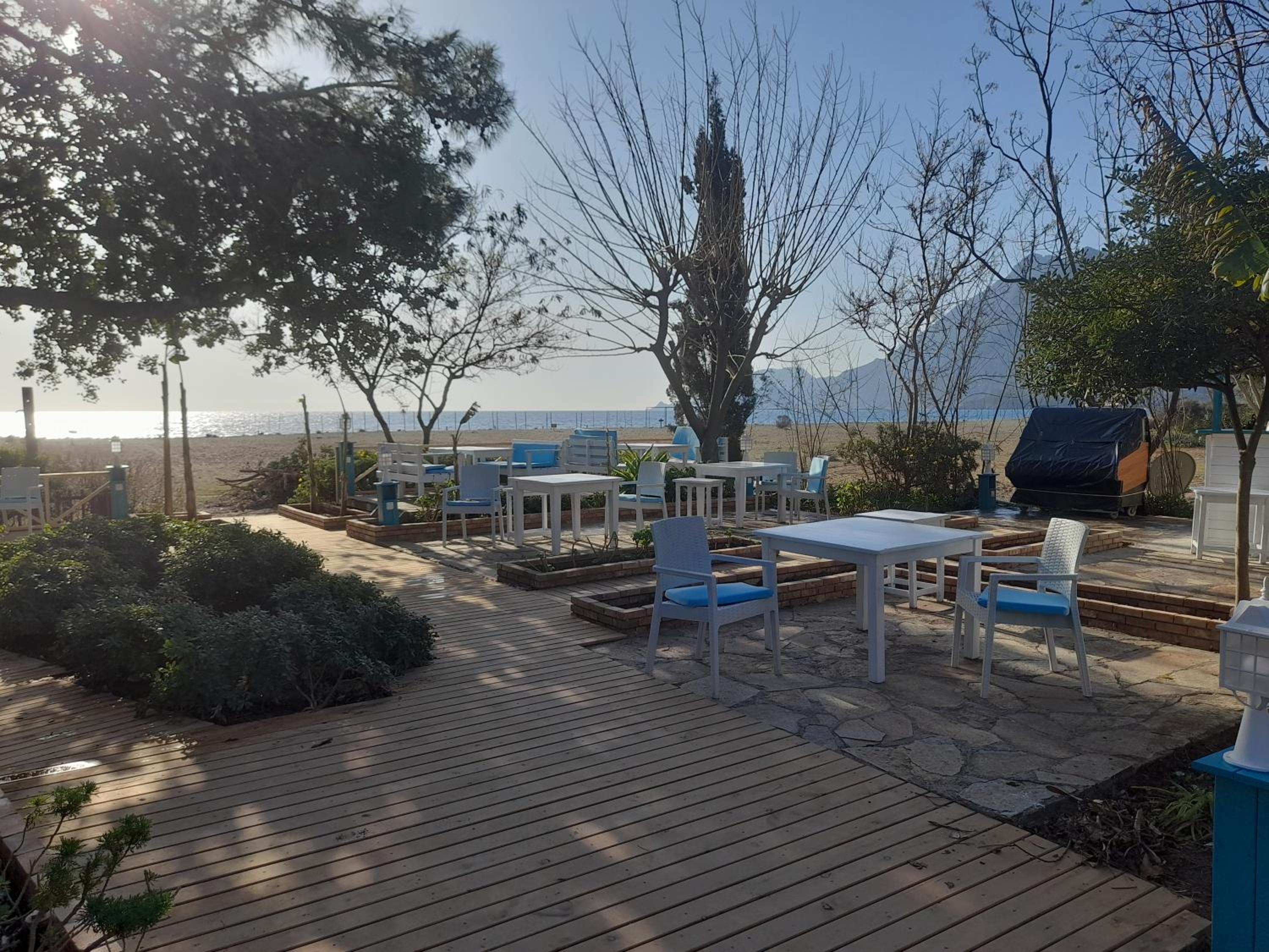 Bungalow - Water Front (2 Adults) - Photo 8