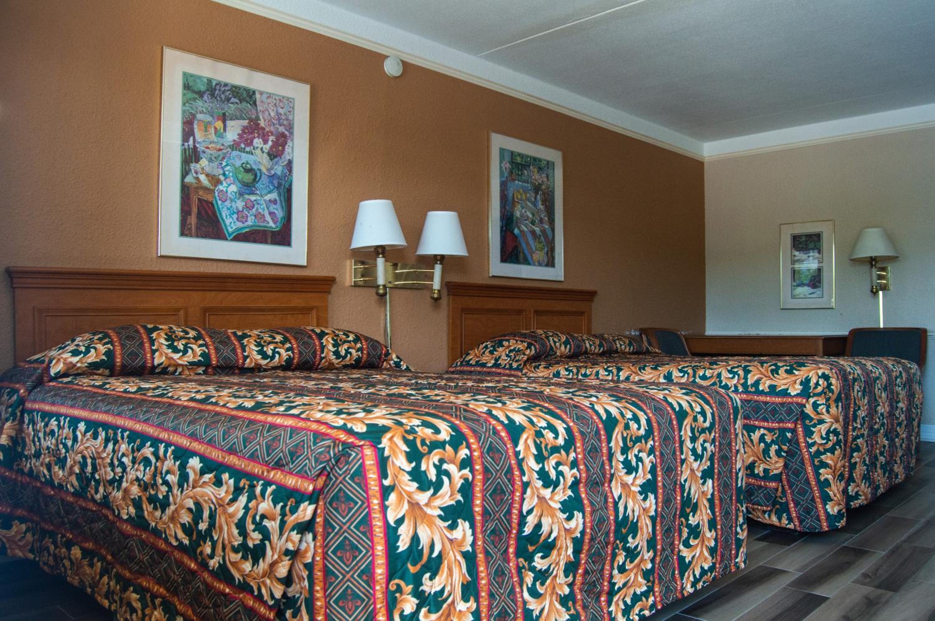 Double Room with Two Double Beds - Photo 1