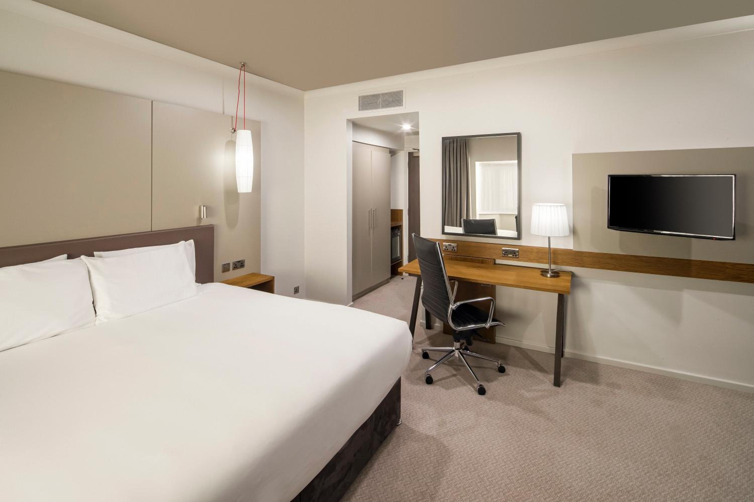Premium Queen Room with sofa bed - Photo 3