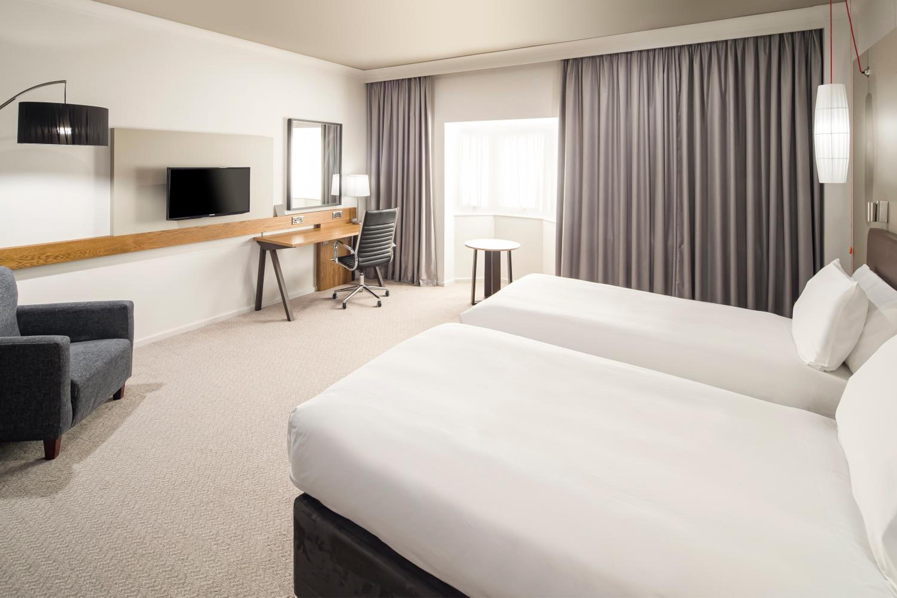 Standard Queen Room - Disability Access - Photo 2