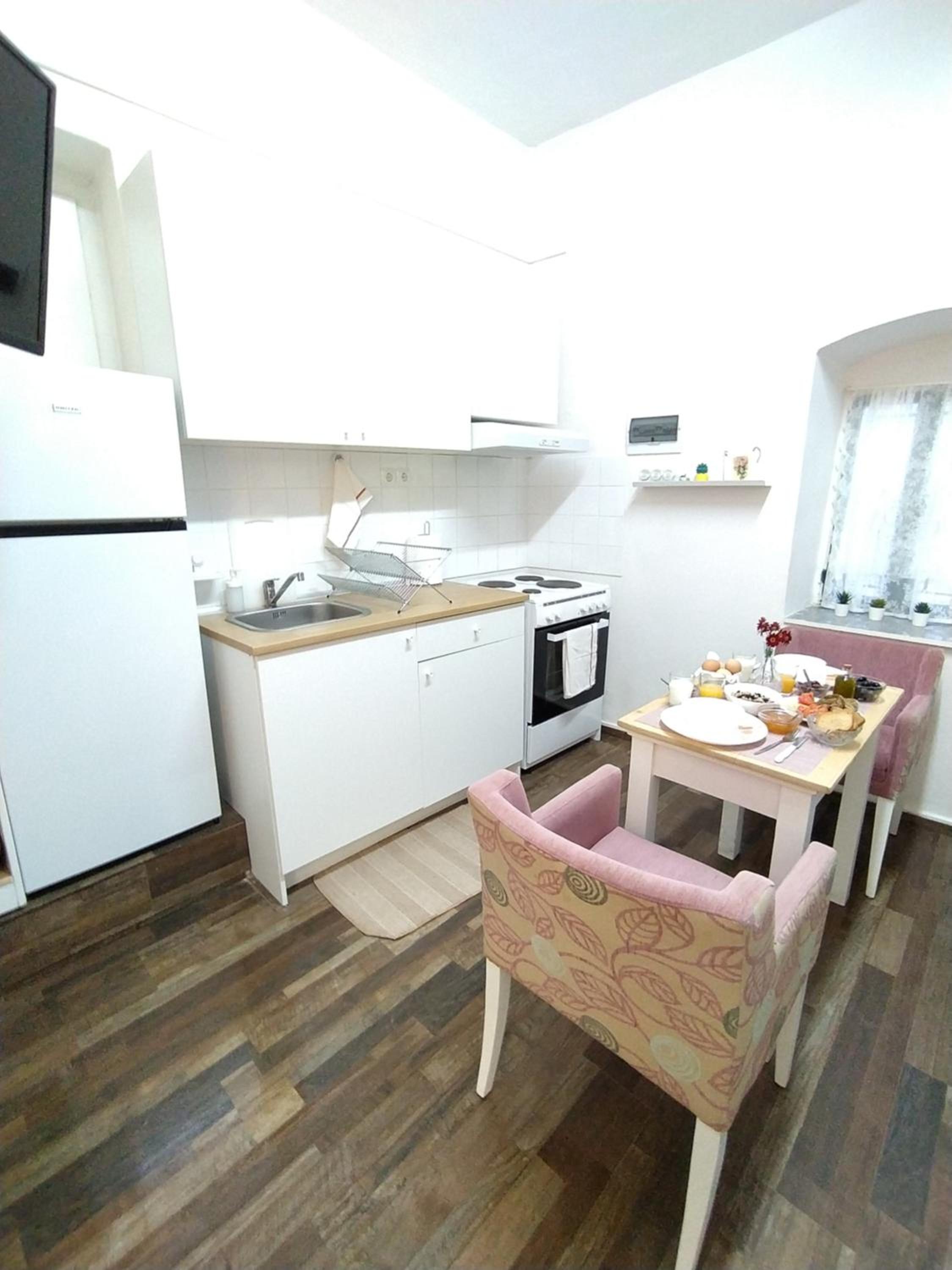 Apartment - Ground Floor photo 2