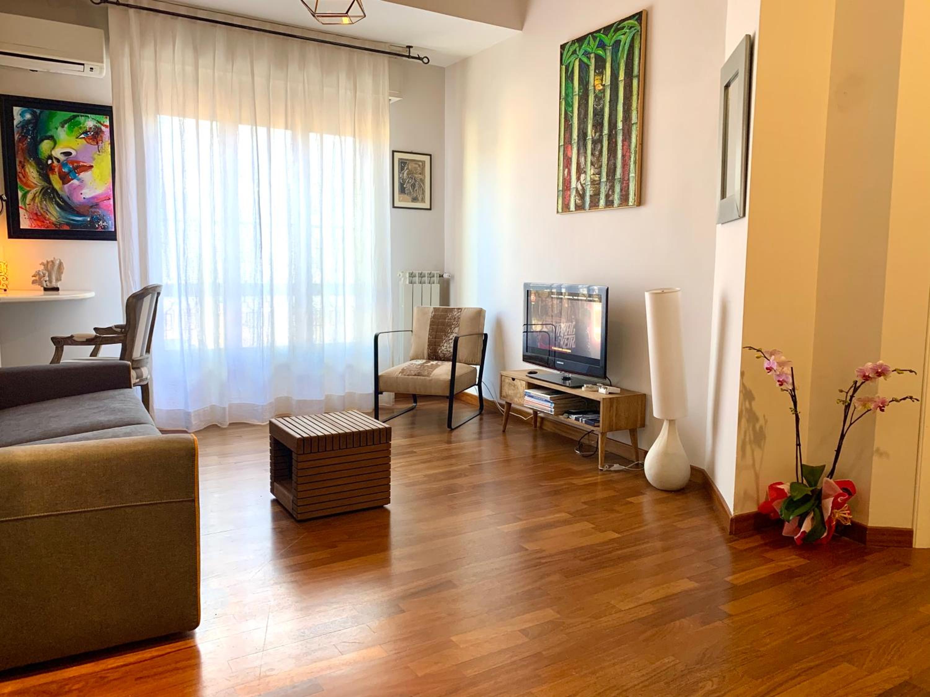 One-Bedroom Apartment