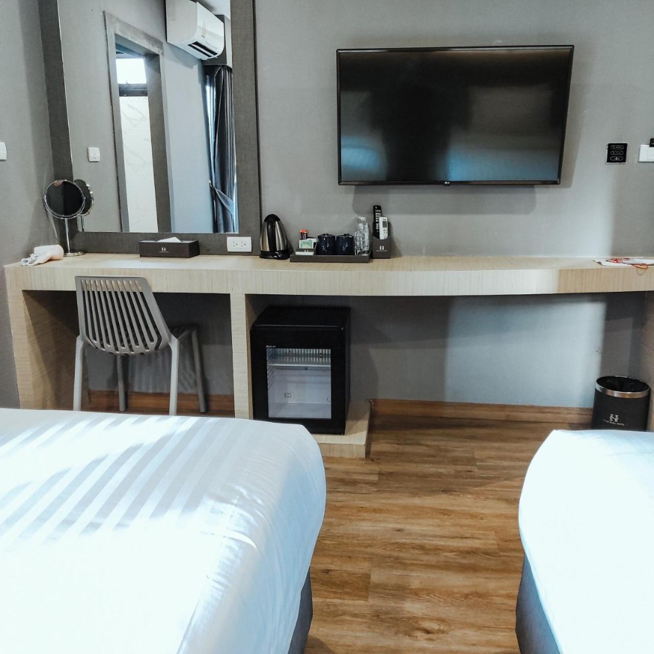 Deluxe Twin Room photo 2