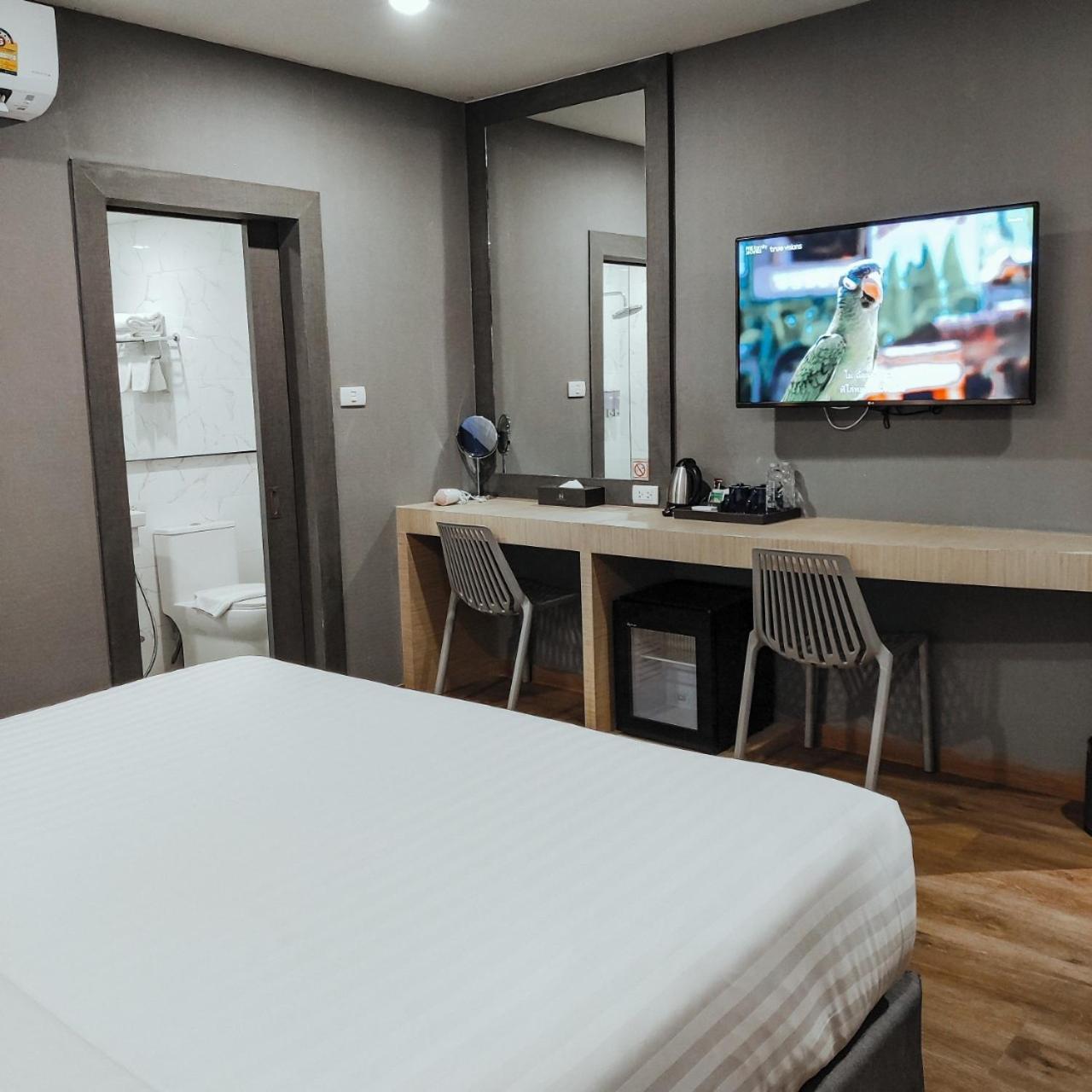 Budget Double Room photo 3