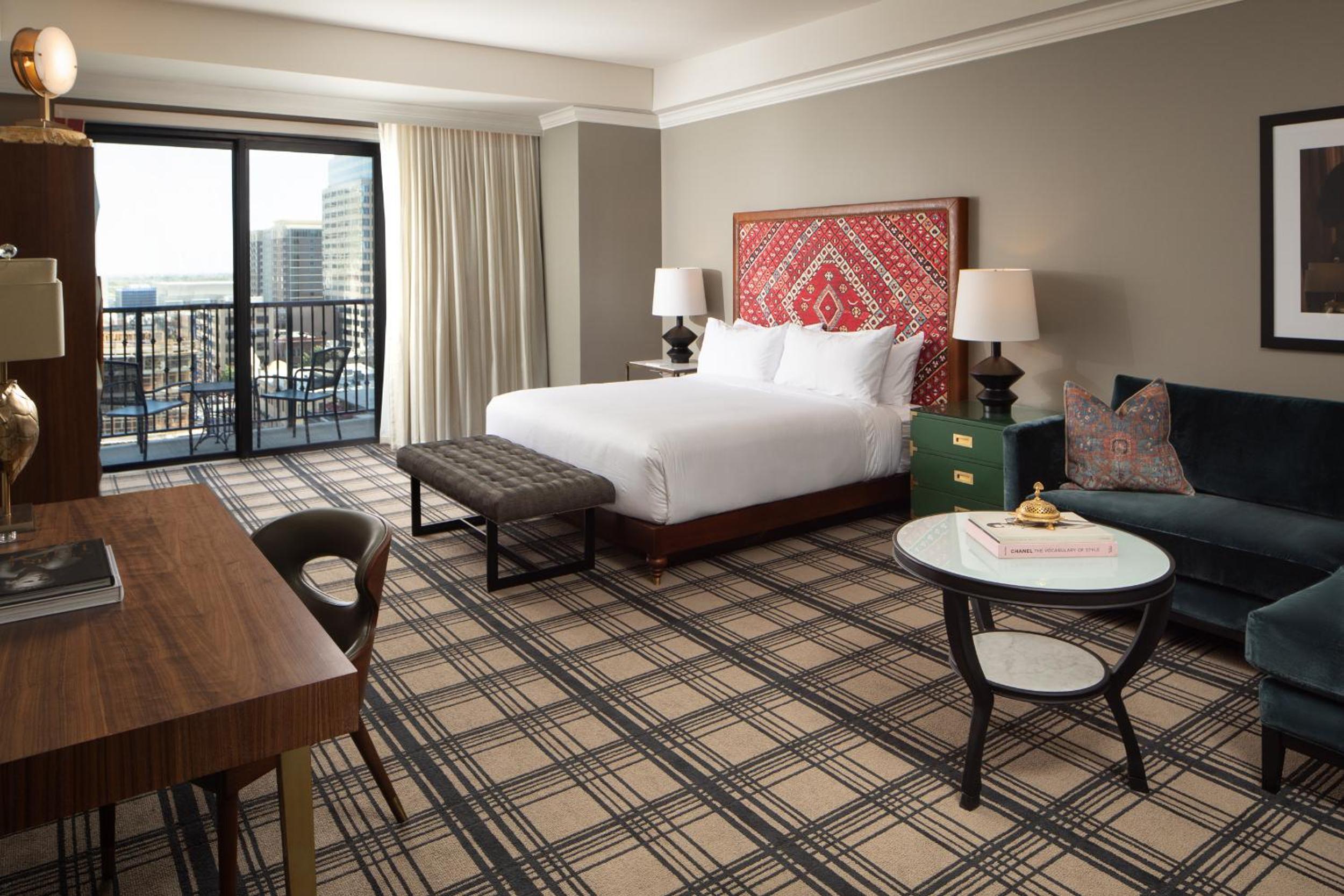 Standard Room, 1 King Bed, Balcony - Photo 2
