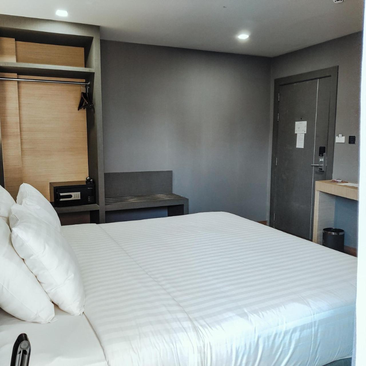 Deluxe Double Room photo 3
