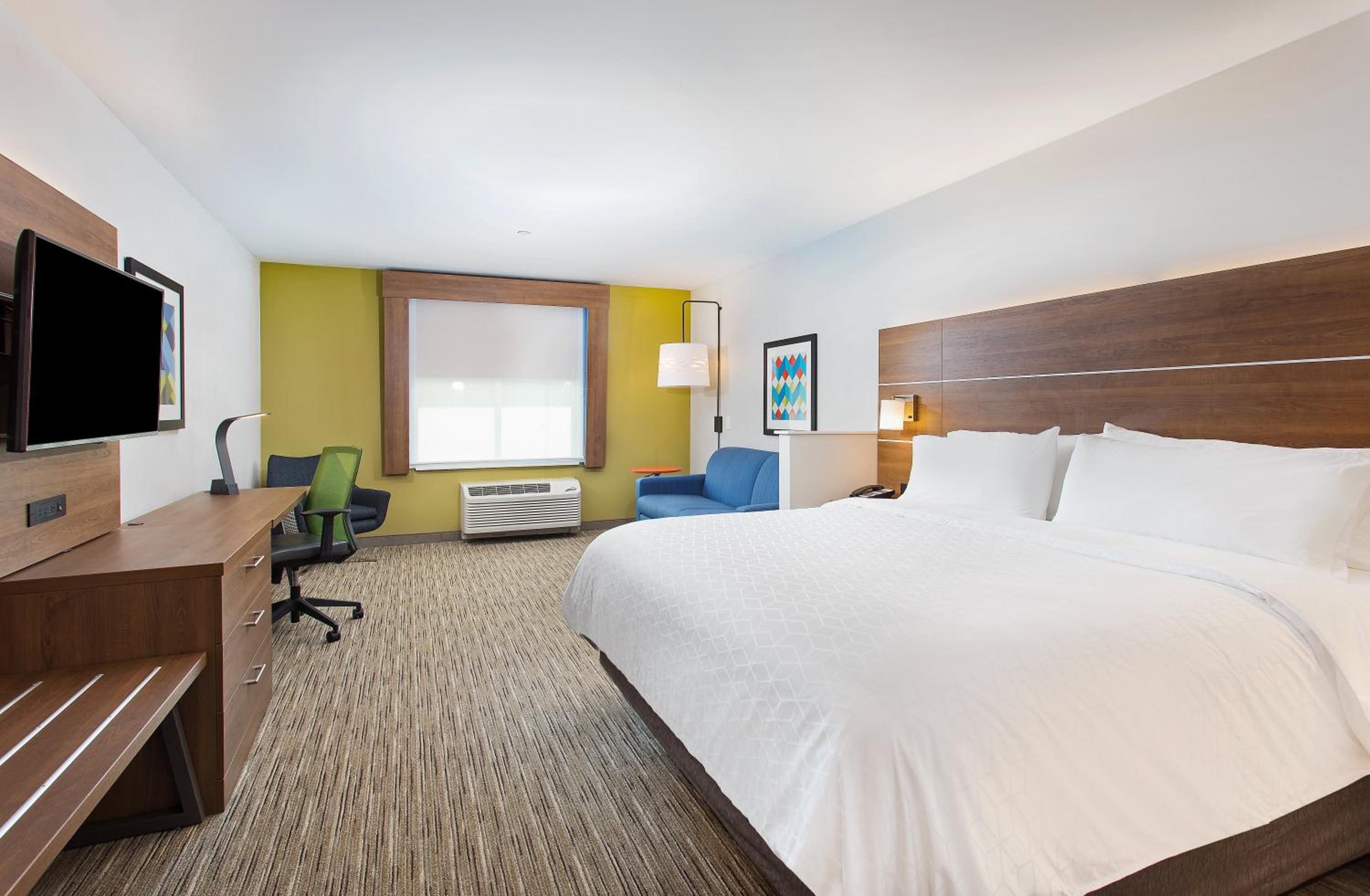 Suite with Two Queen Beds - Hearing Accessible photo 2