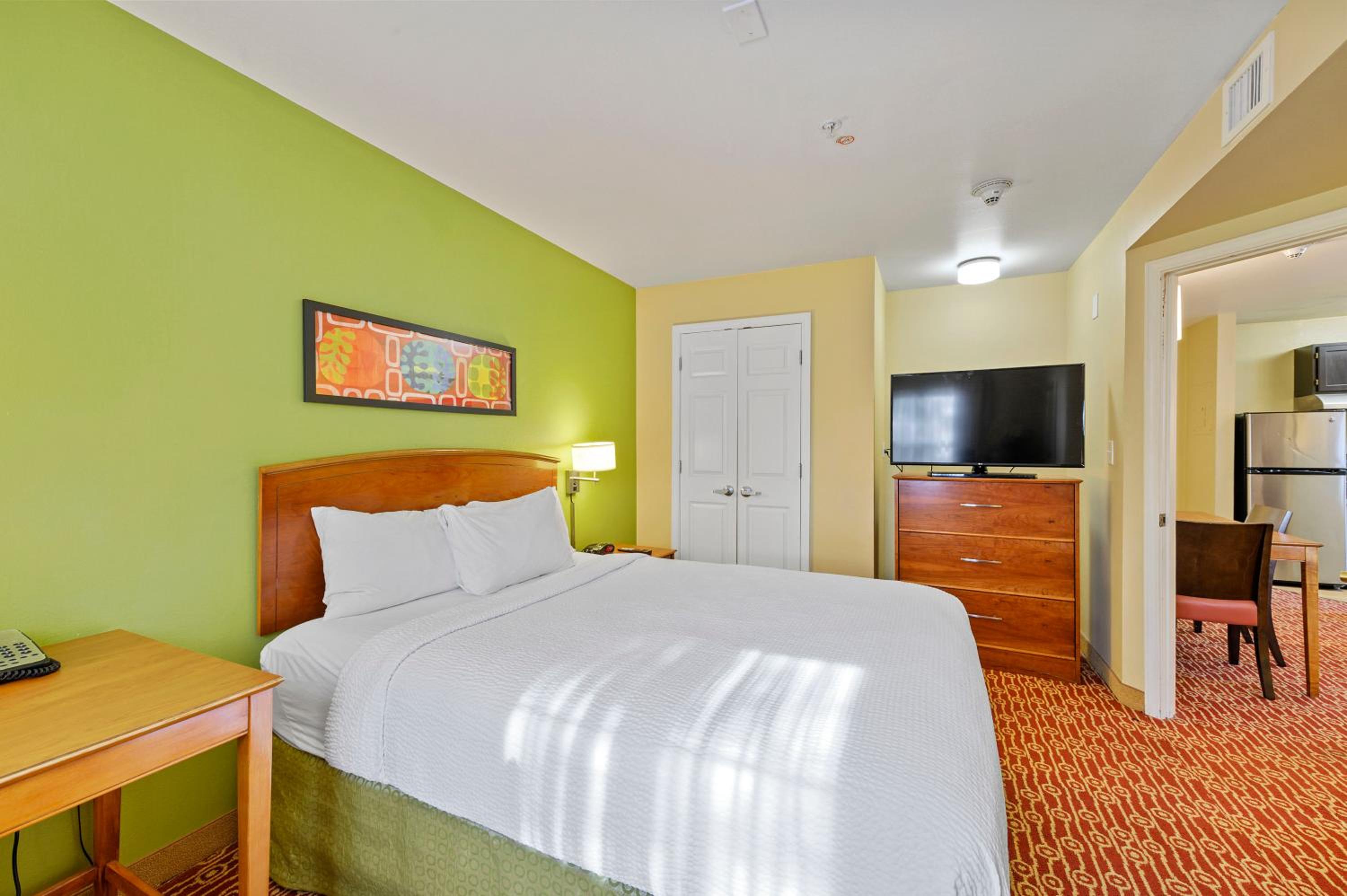 2 Bedroom Suite 2 Queen Beds Non-Smoking - Photo 4