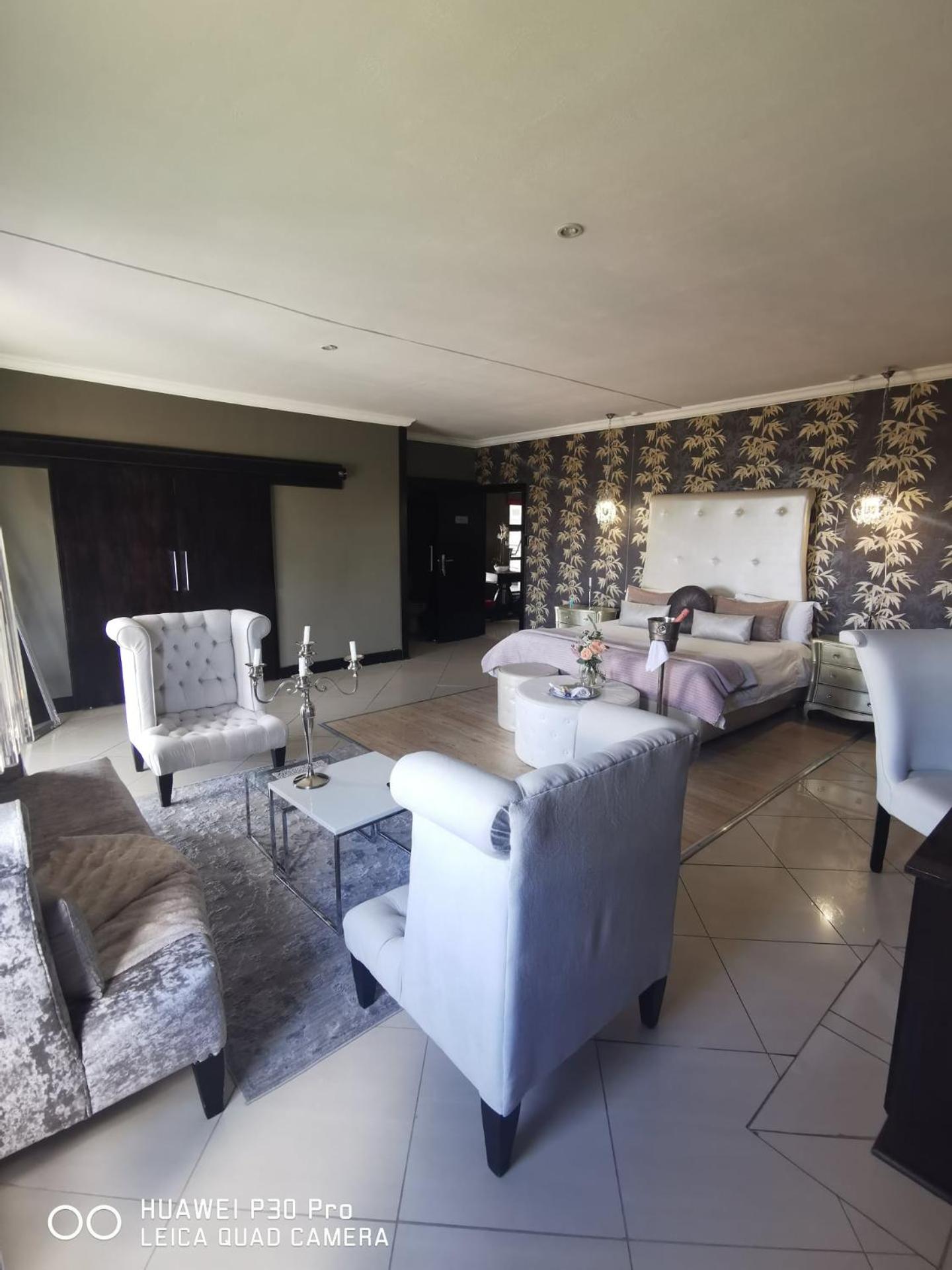 Honeymoon Suite photo 1