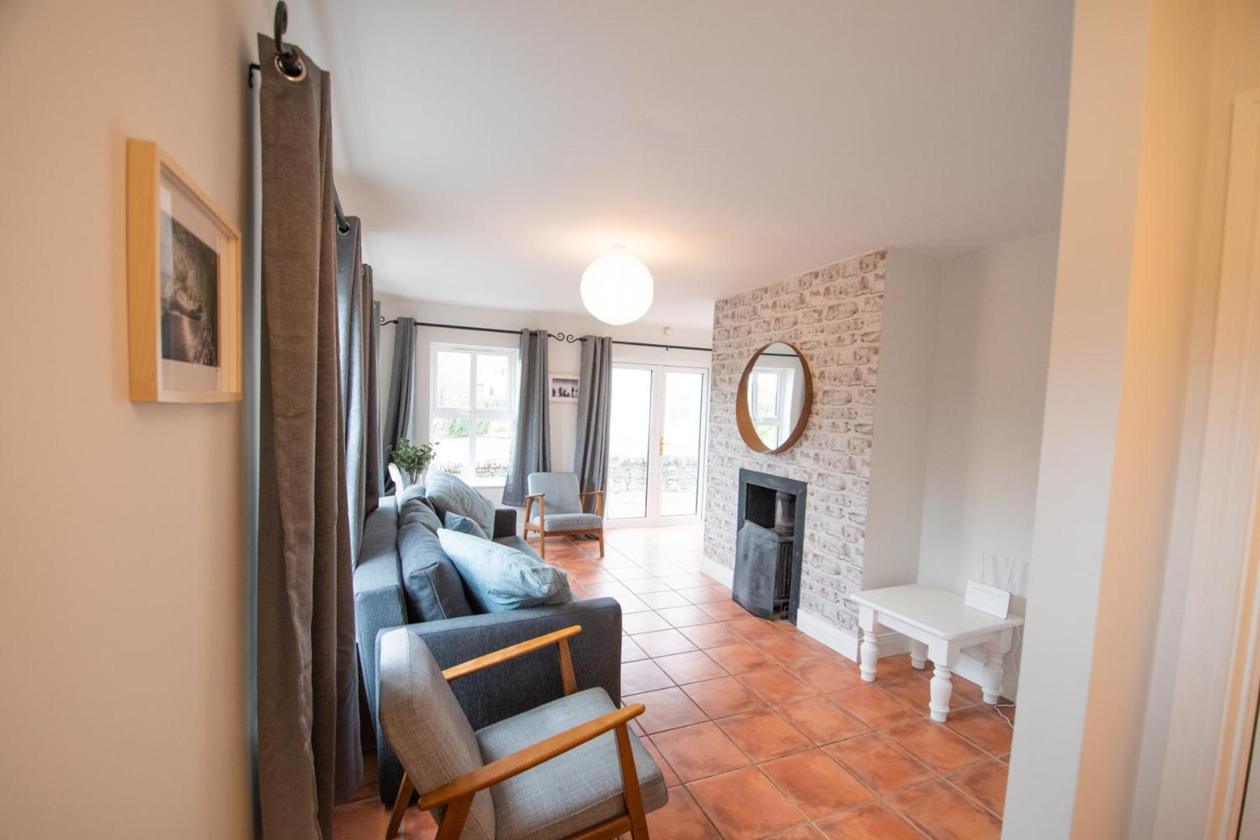 Three-Bedroom House photo 2