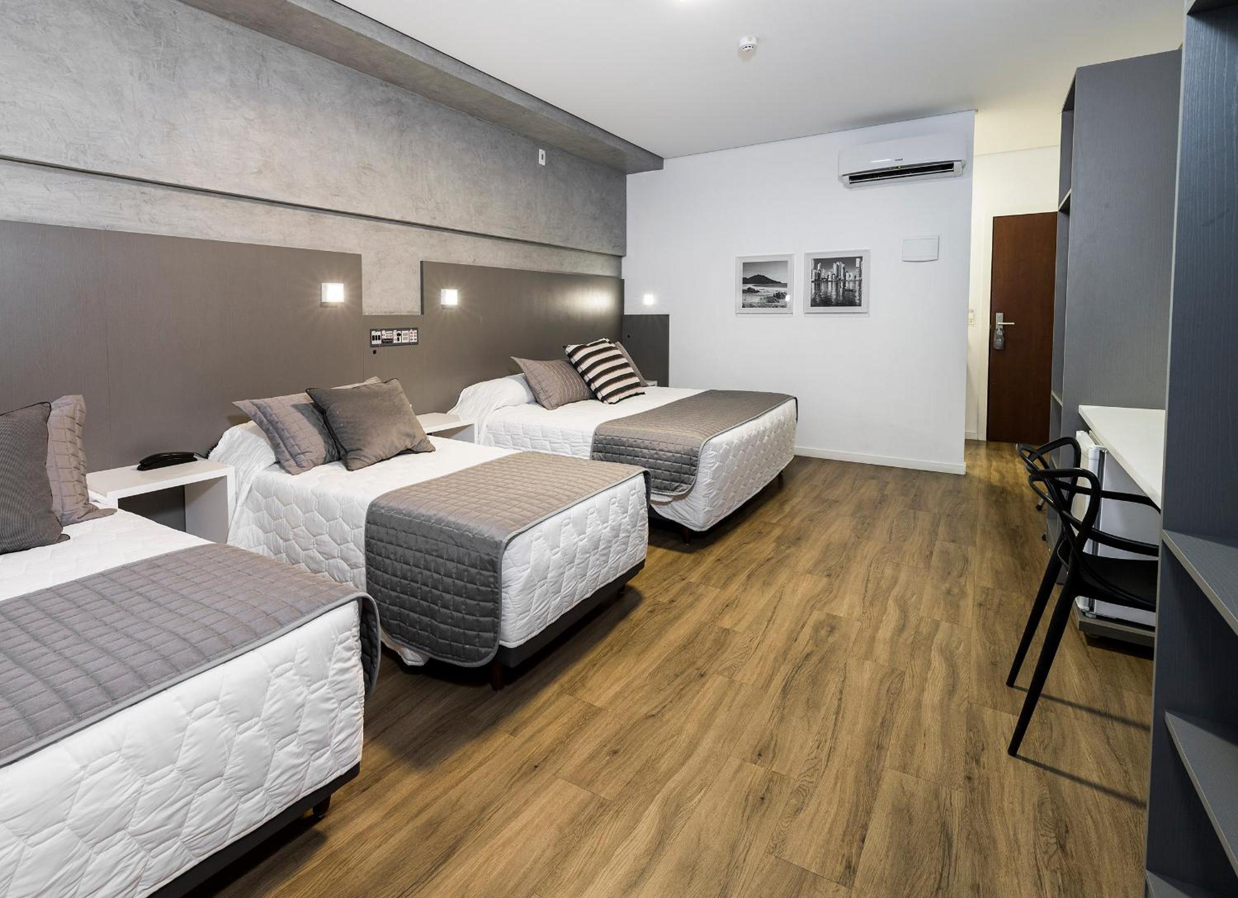 Quadruple Room with Balcony photo 3