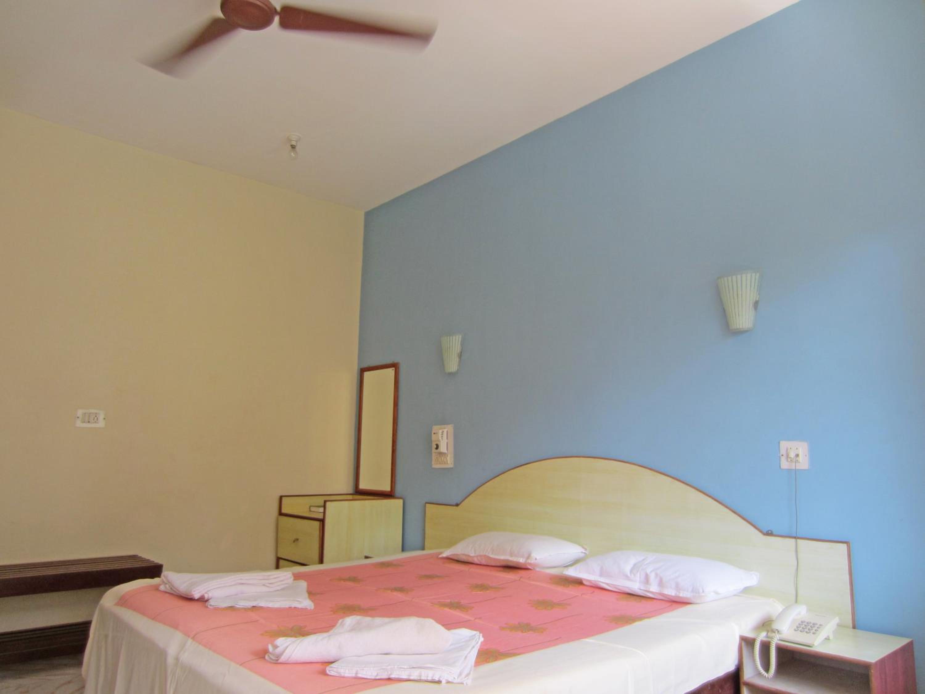 Standard Double Room with Fan photo 2