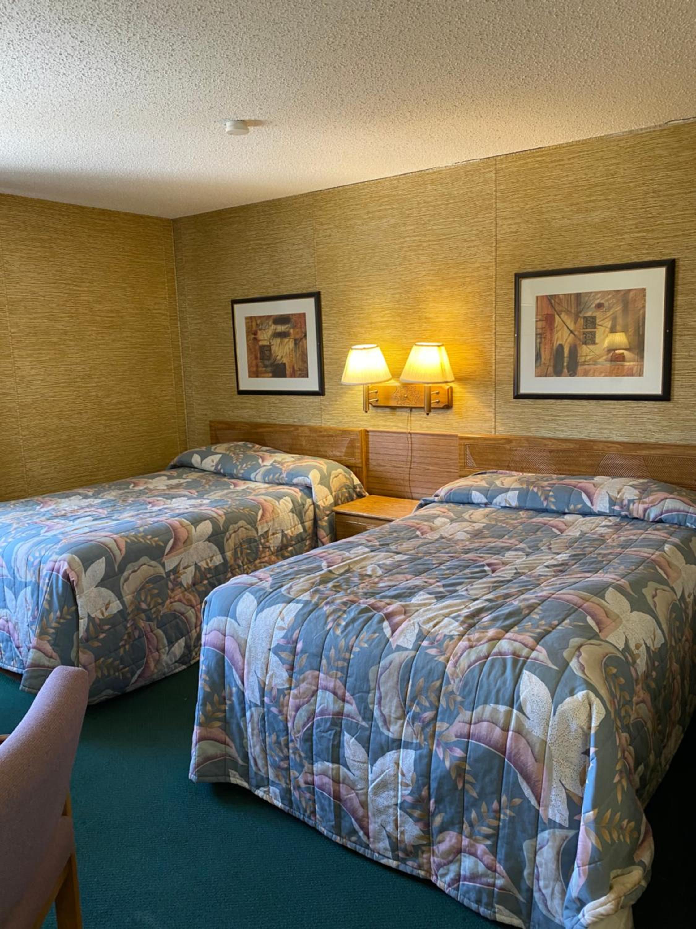 Double Room with Two Double Beds photo 2
